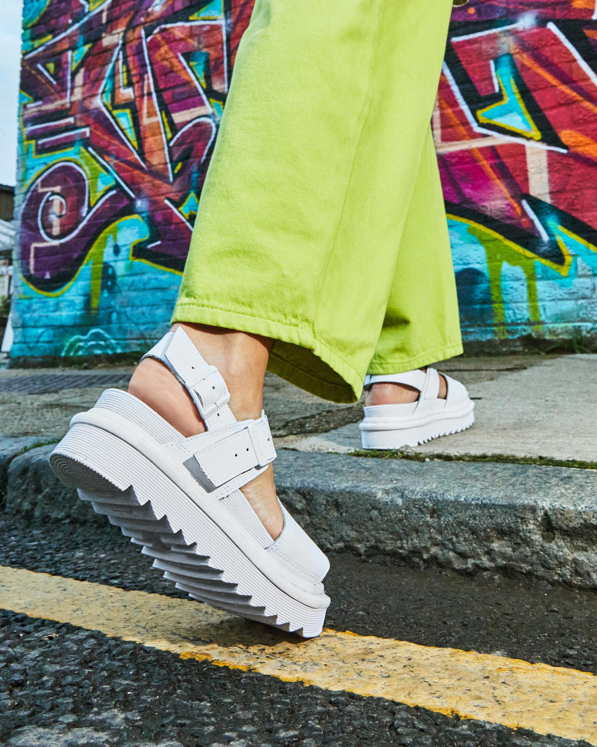 新品 ドクター・マーチン VOSS MONO レザーサンダル UK6 Voss Mono Hydro Leather Strap Sandals in WHITE | Dr. Martens™