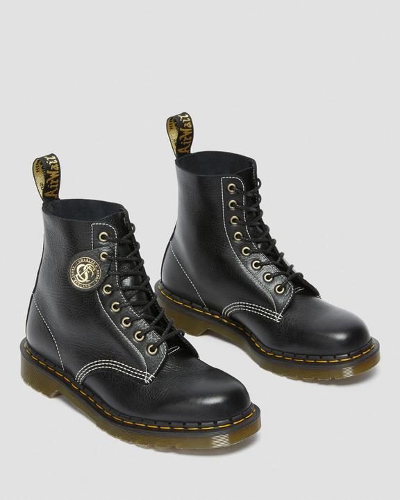 1460 Pascal Made in England Classic Leather Lace Up Boots in 1460 Pascal Made in England Classic Leather Lace Up Boots in