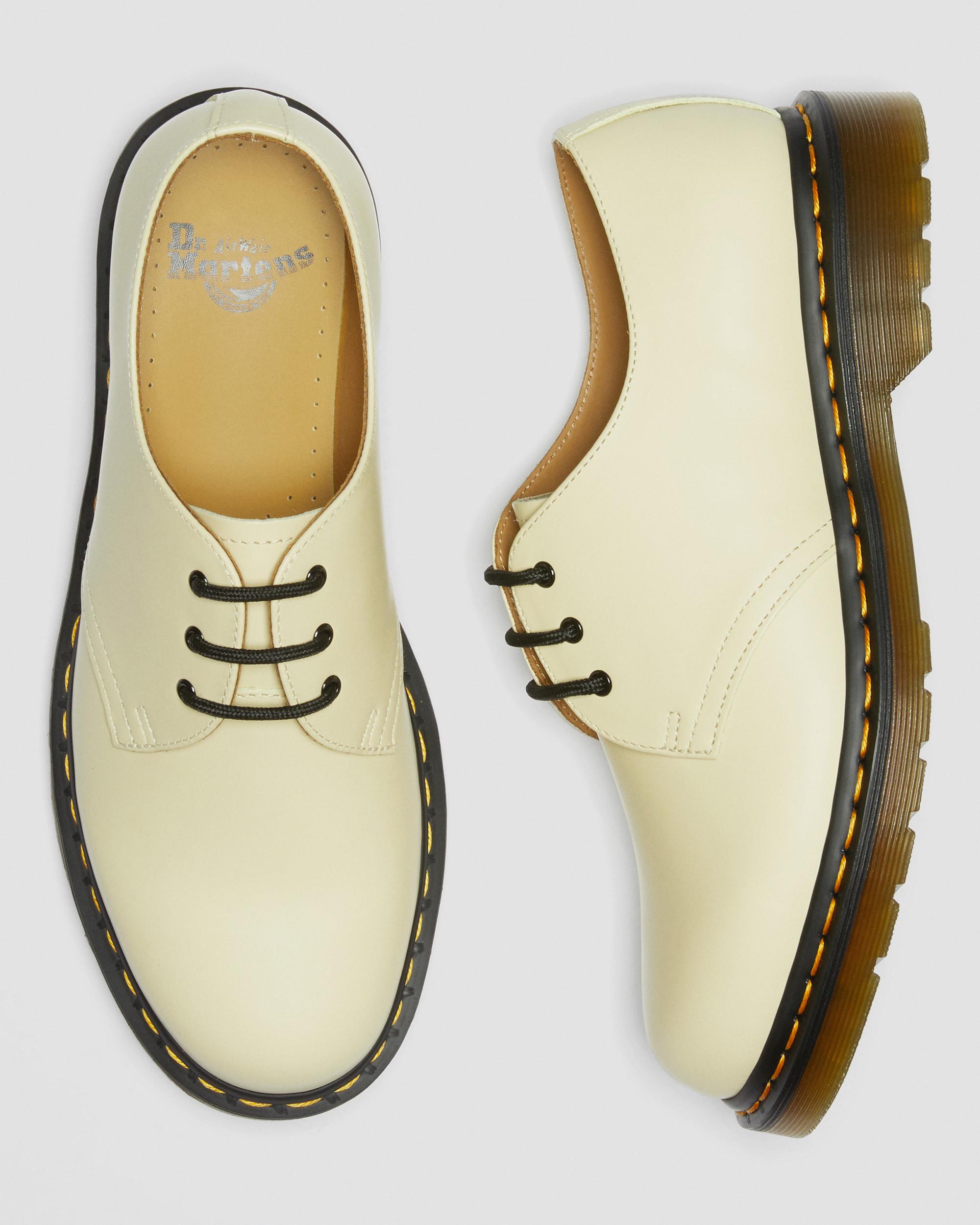 1461 Smooth Leather Oxford Shoes in Cream | Dr. Martens