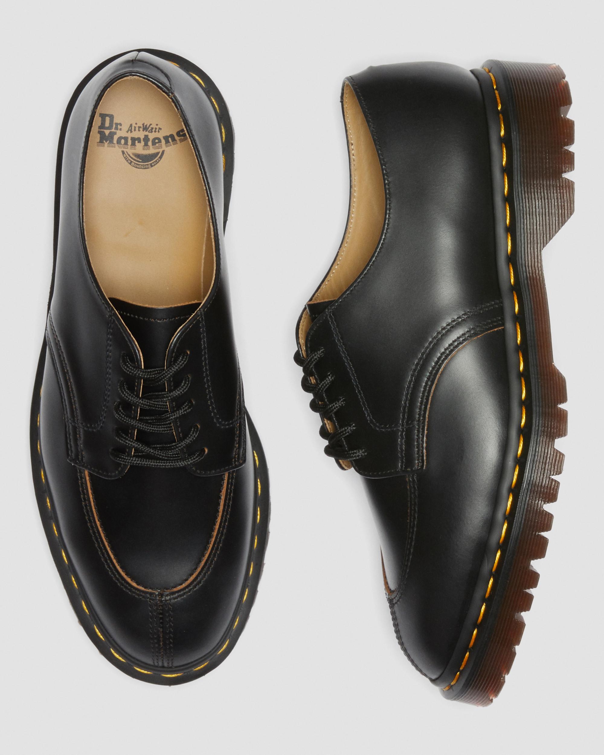2046 Vintage Smooth Leather Oxford Shoes in BLACK | Dr. Martens™