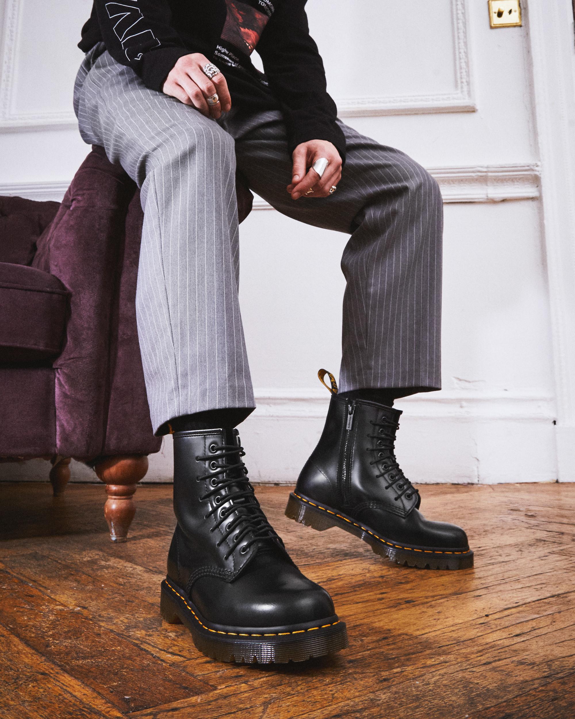 Dr. Martens ブラック 1460 1460 Extreme Lace Leather Boots in BLACK | Dr. Martens™