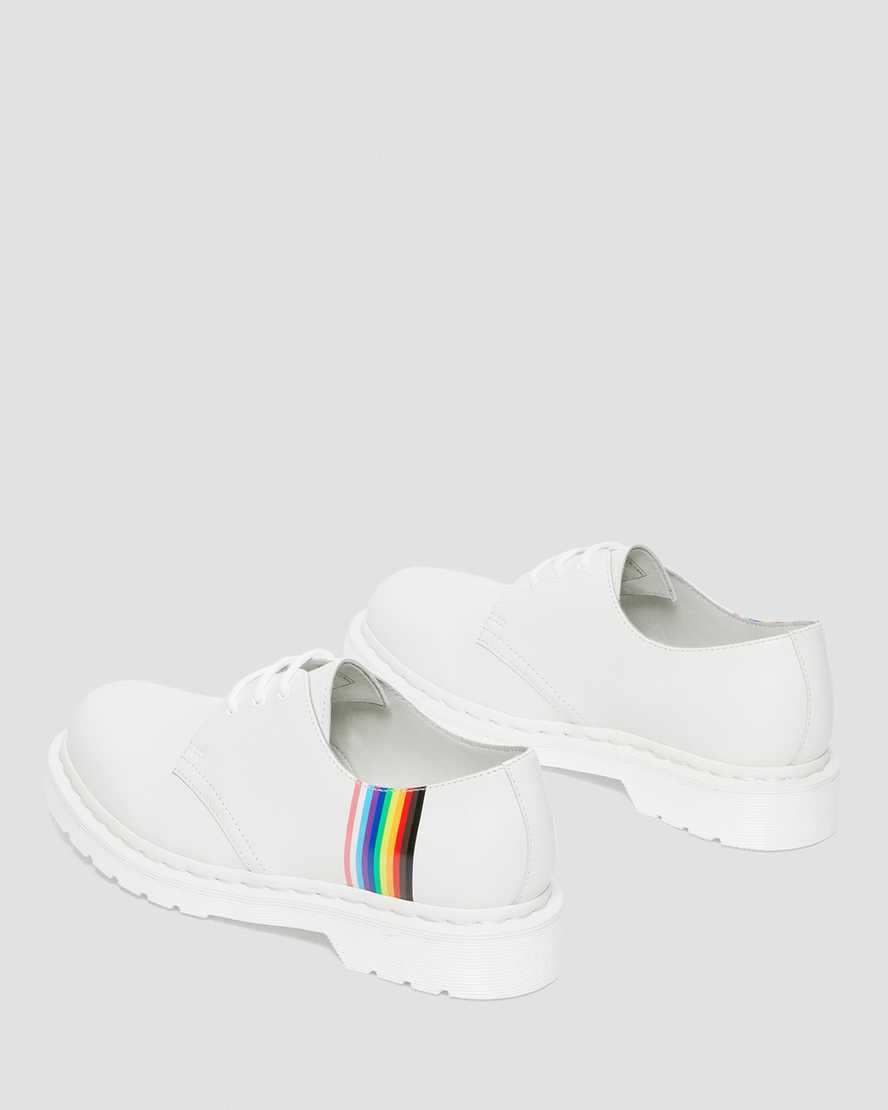 https://i1.adis.ws/i/drmartens/27522100.87.jpg?$large$1461 For Pride Leather Shoes | Dr Martens