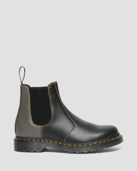 https://i1.adis.ws/i/drmartens/27544003.87.jpg?$large$2976 Smooth Clash Leather Chelsea Boots Dr. Martens