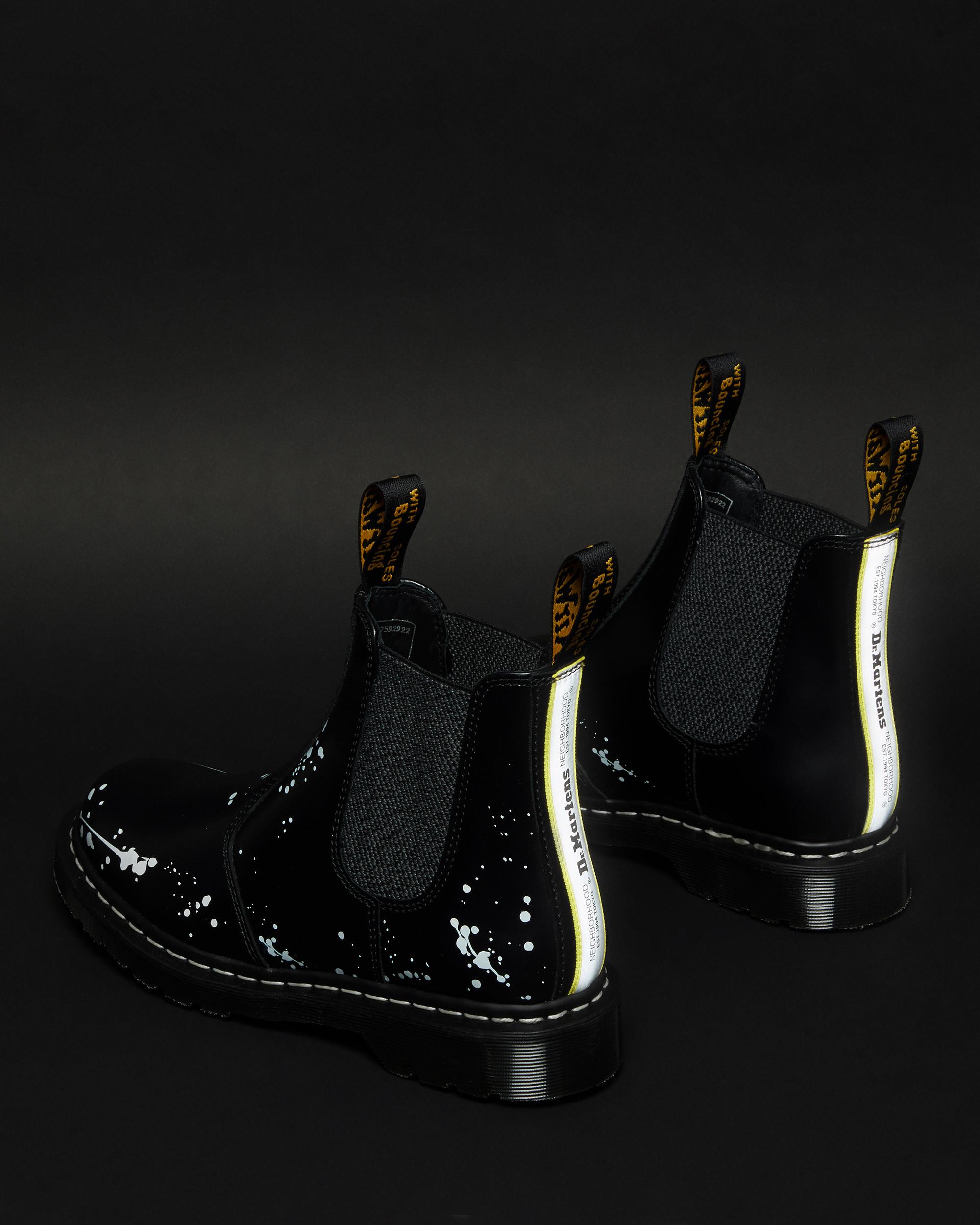 2976 Neighborhood Smooth Leather Chelsea Boots in BLACK+WHITE | Dr
