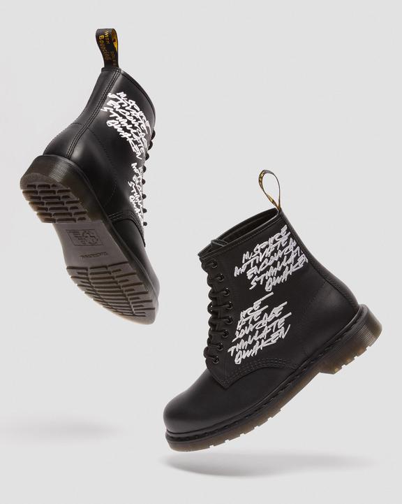 1460 Futura læderstøvler med broderier 1460 Futura læderstøvler med broderier  Dr. Martens