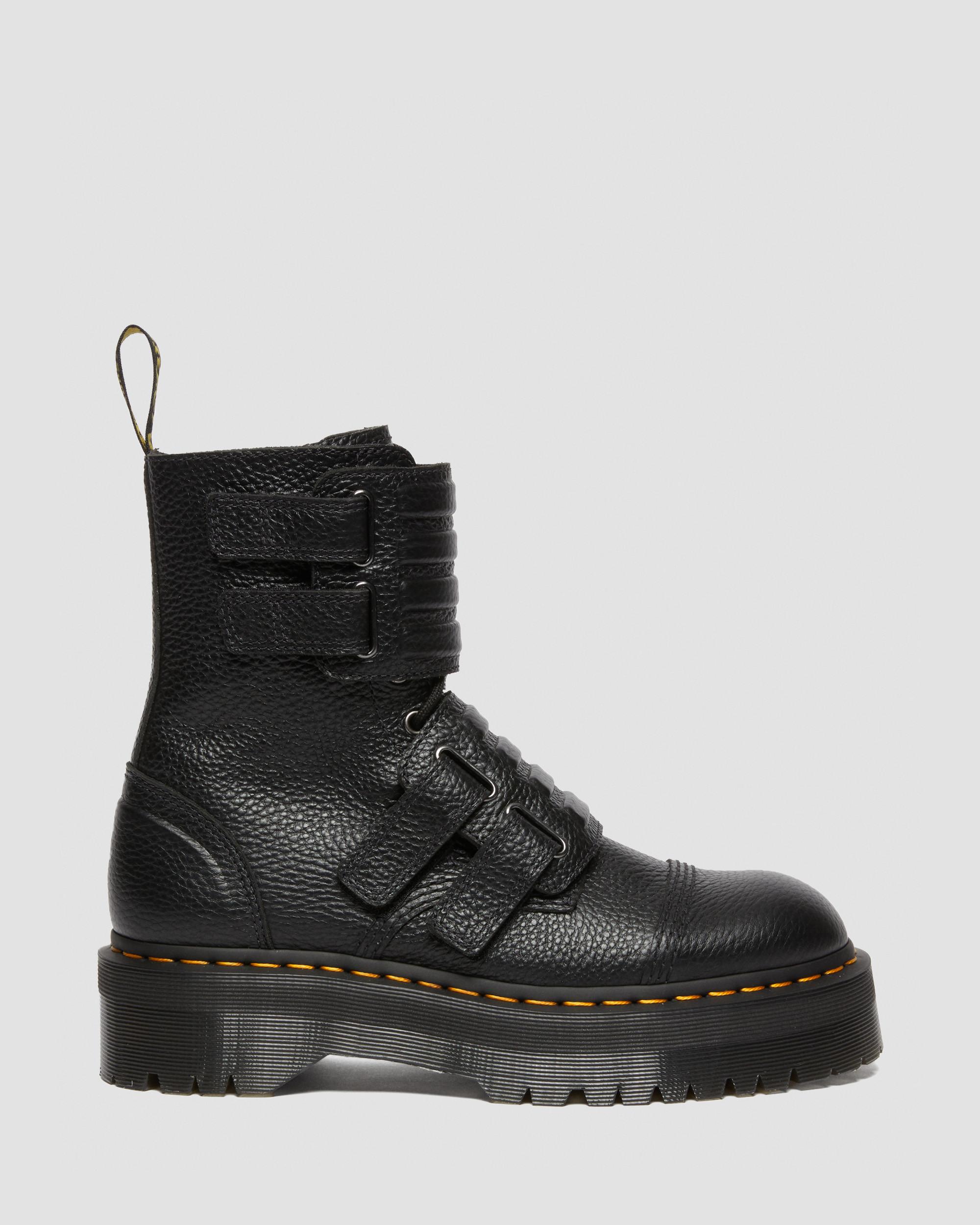 Axxel Leather Boots in Black | Dr. Martens