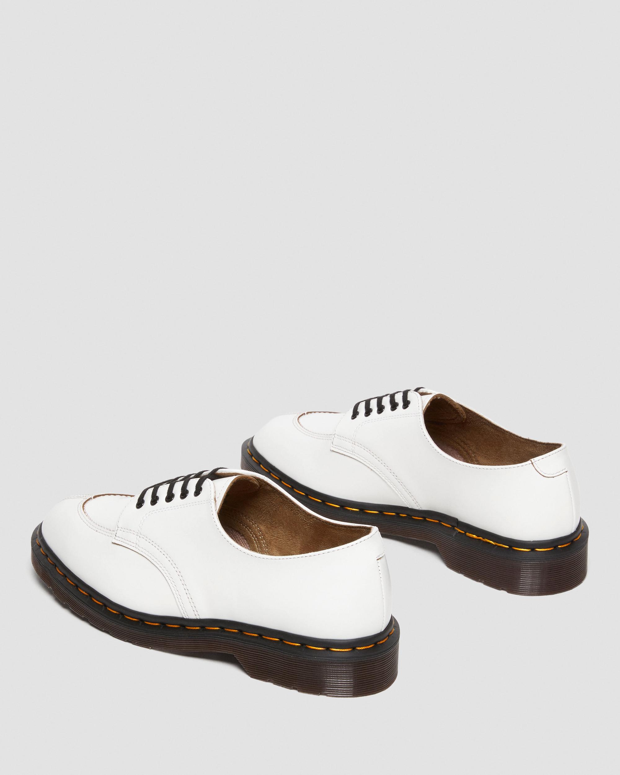 2046 Vintage Smooth Leather Oxford Shoes in WHITE | Dr. Martens™