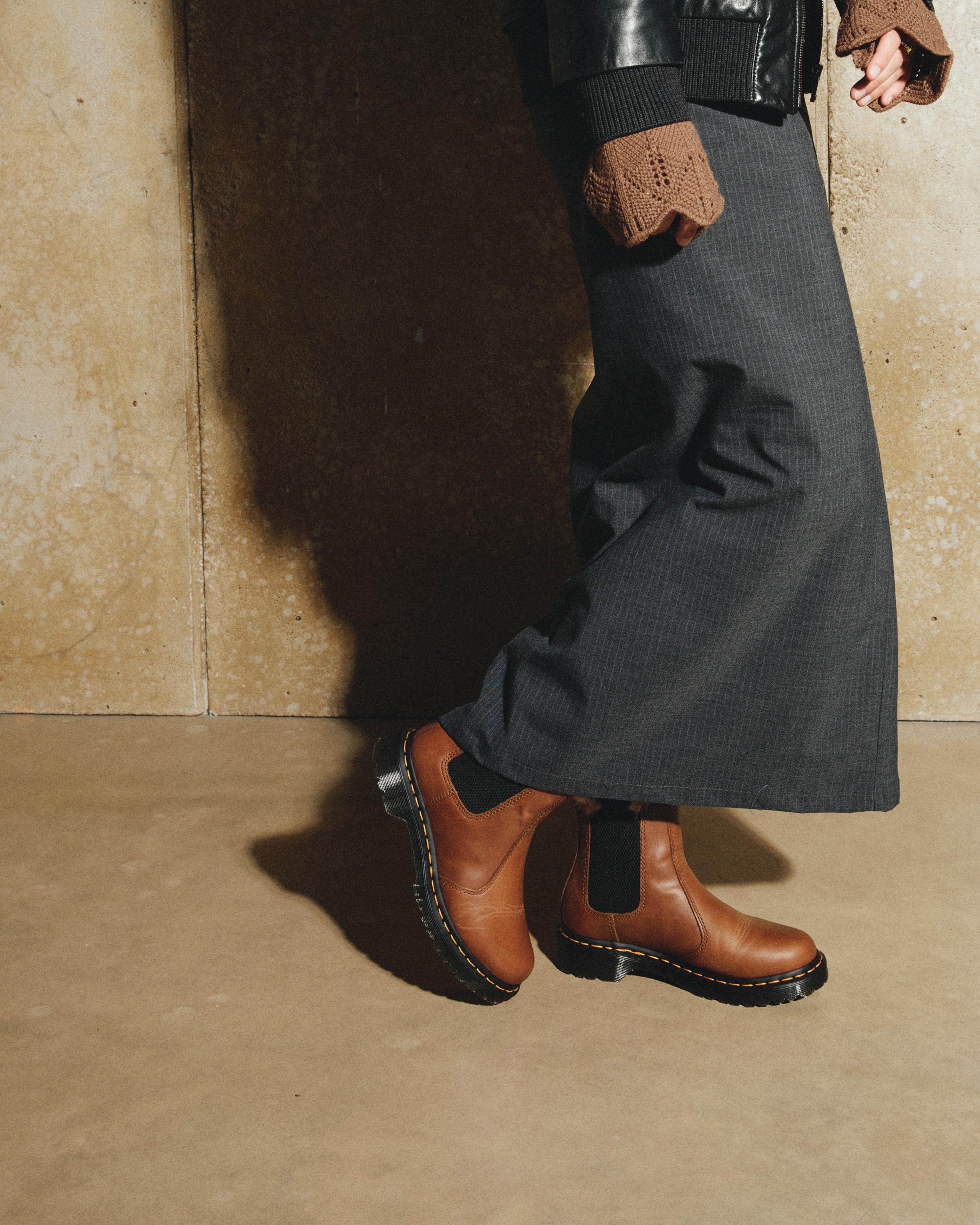 2976 Leonore Women's Faux Fur-Lined Chelsea Boots | Dr. Martens ReWair