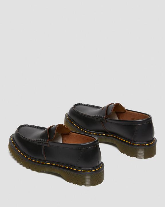 Penton Bex-loafers i Quilon-læder med syningPenton Bex-loafers i Quilon-læder med gul syning Dr. Martens