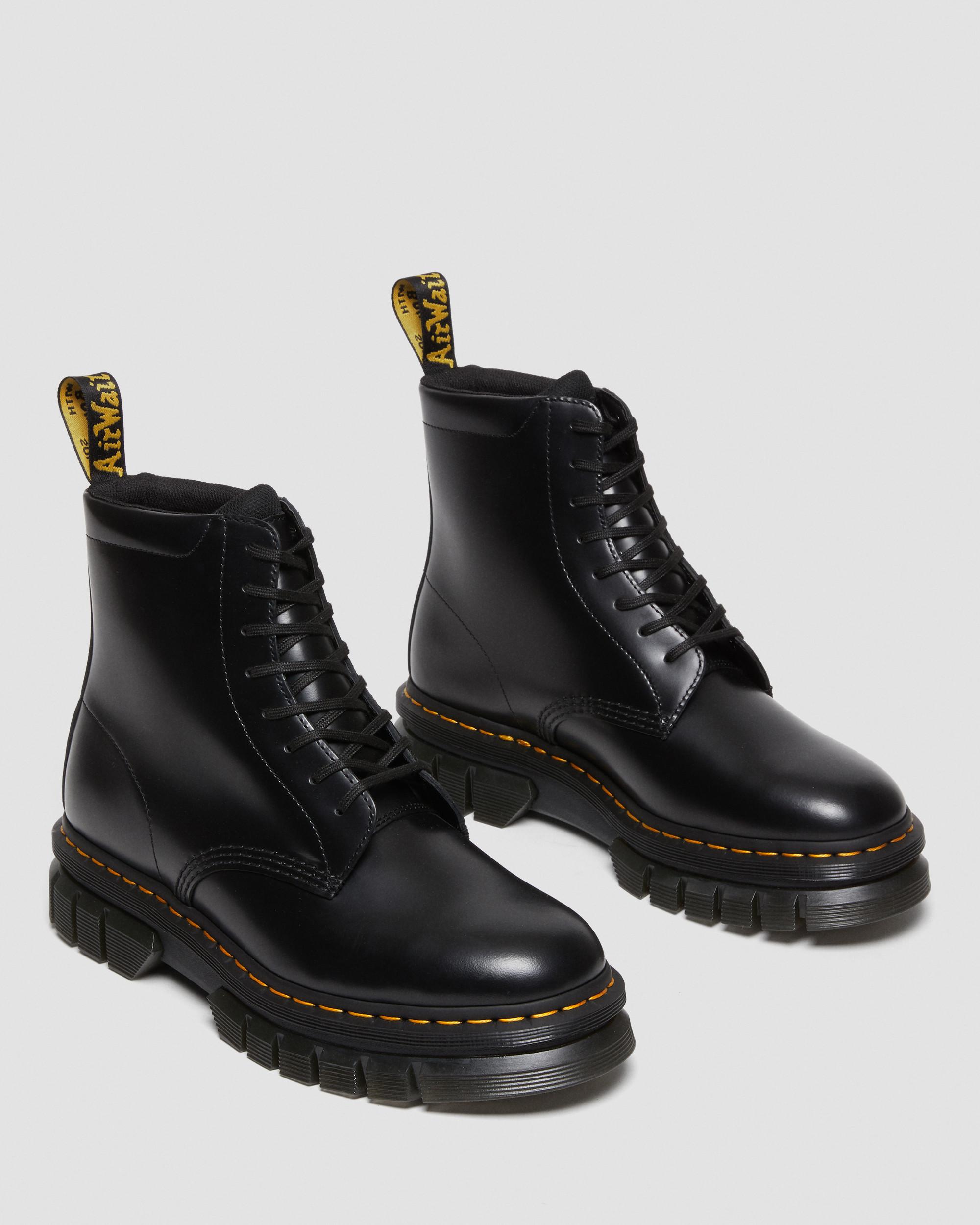 Rikard Smooth Leather Platform Lace Up Boots in Black | Dr. Martens