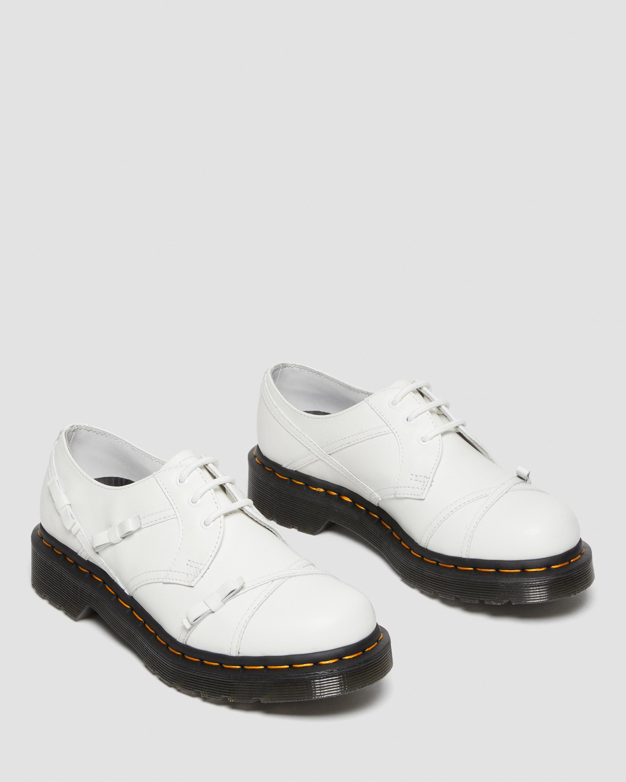 1461 Women's Bow Smooth Leather Oxford Shoes in WHITE | Dr. Martens™