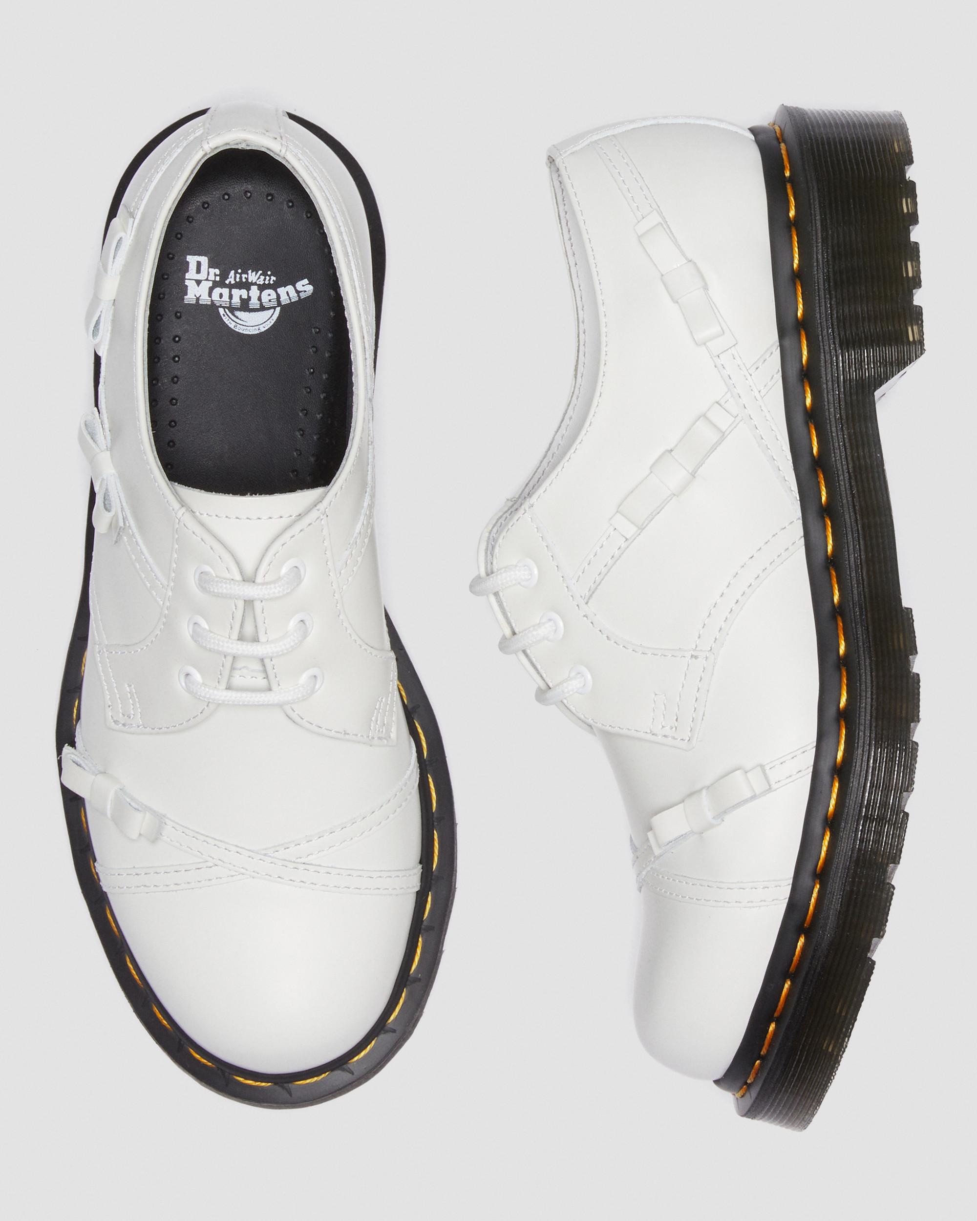 1461 Women's Bow Smooth Leather Oxford Shoes in WHITE | Dr. Martens™