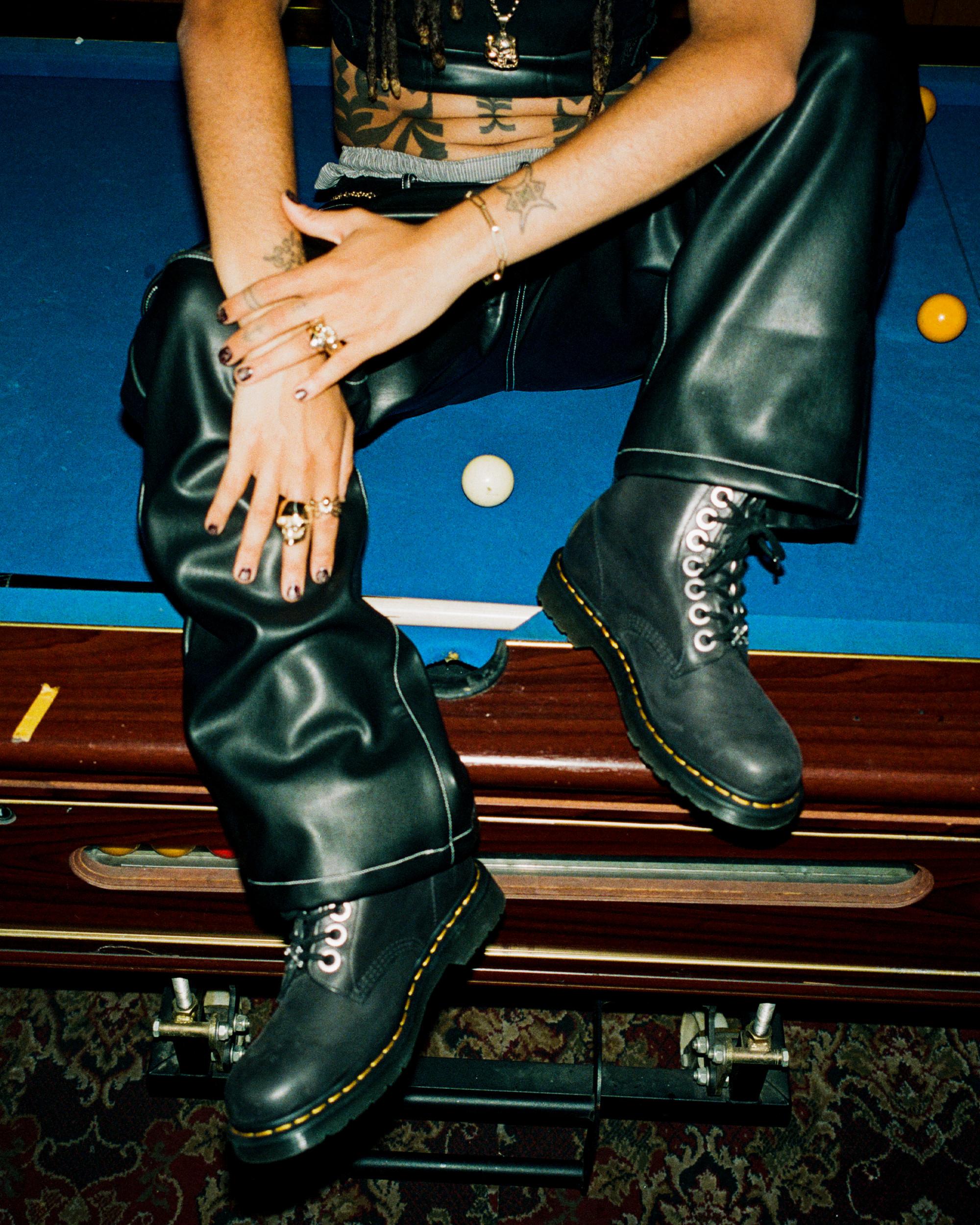 1460 The Great Frog Leather Lace Up Boots in BLACK | Dr. Martens™