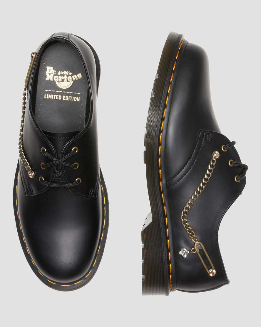 1461 ​EMBELLISHED WITH CRYSTALS FROM SWAROVSKI® 1461 ​EMBELLISHED WITH CRYSTALS FROM SWAROVSKI®  Dr. Martens