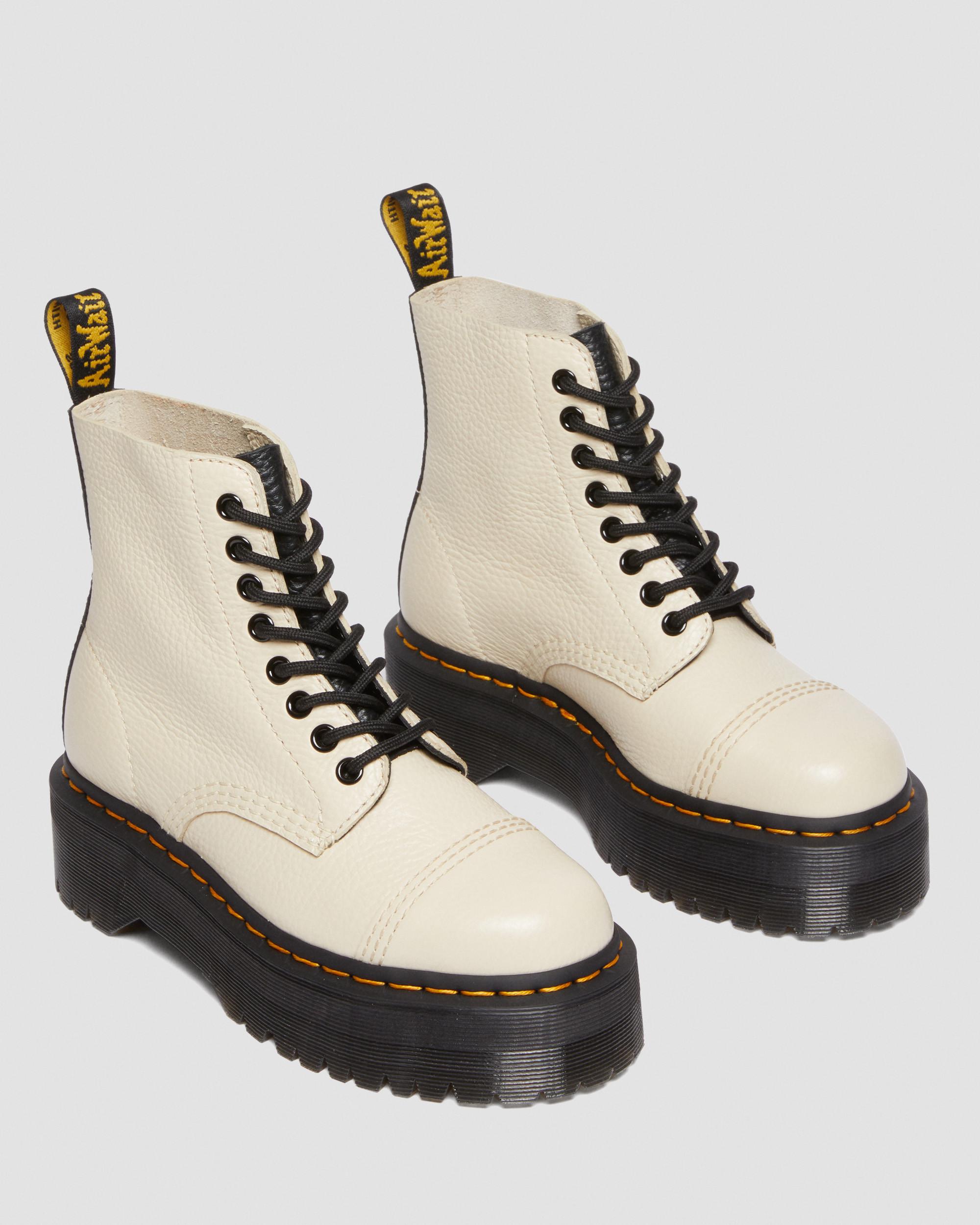 Sinclair-platformstøvler i Milled Nappa-læder i neutralSinclair-platformstøvler i Milled Nappa-læder Dr. Martens