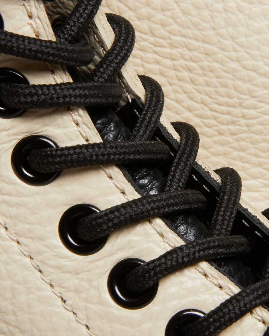 Sinclair-platformstøvler i Milled Nappa-læder i neutral beigeSinclair-platformstøvler i Milled Nappa-læder Dr. Martens