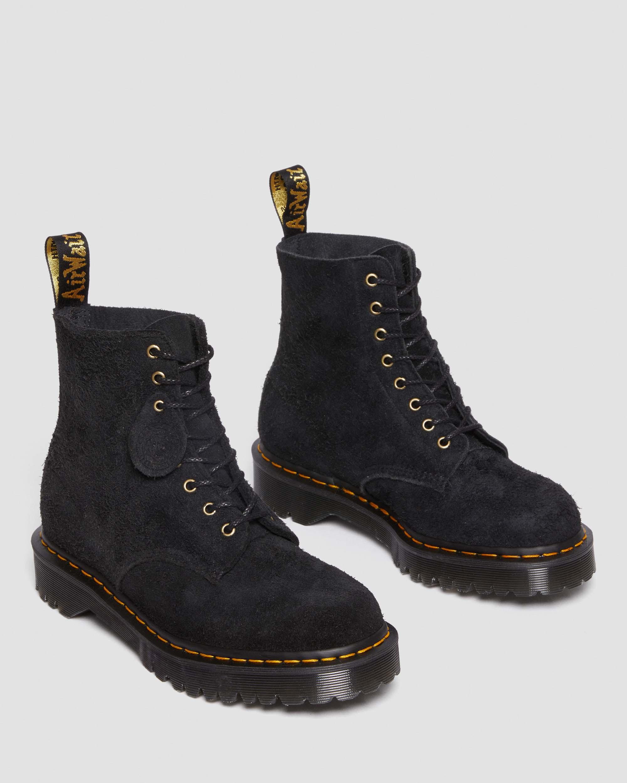 1460 Pascal Made in England Tufted Suède Veterlaarzen1460 Pascal Made in England Tufted Suède Veterlaarzen Dr. Martens