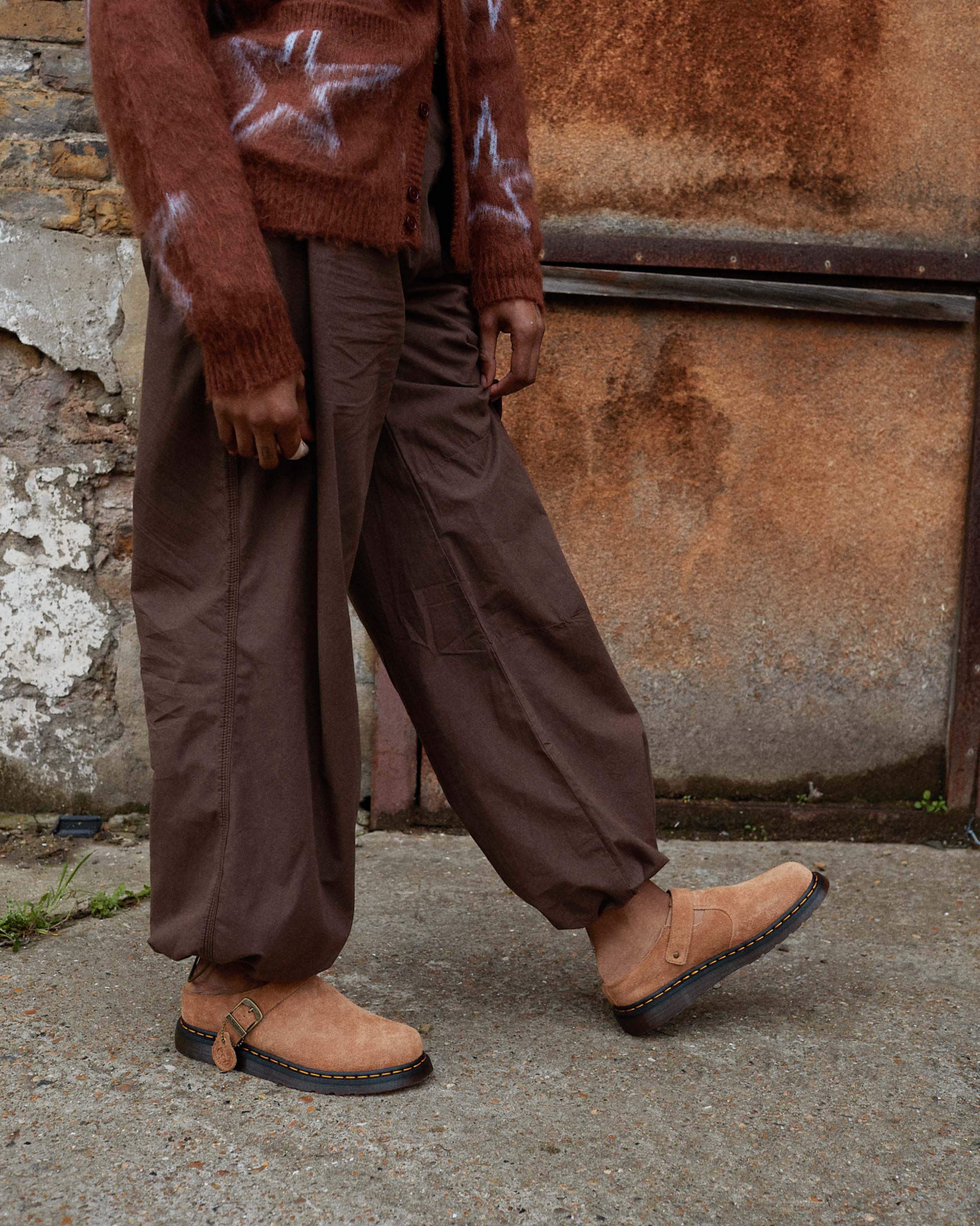 Dr. Martens ISHAM スエード サボ サンダル UK5 Isham Desert Oasis Suede Mules in {{color}} | Dr. Martens™