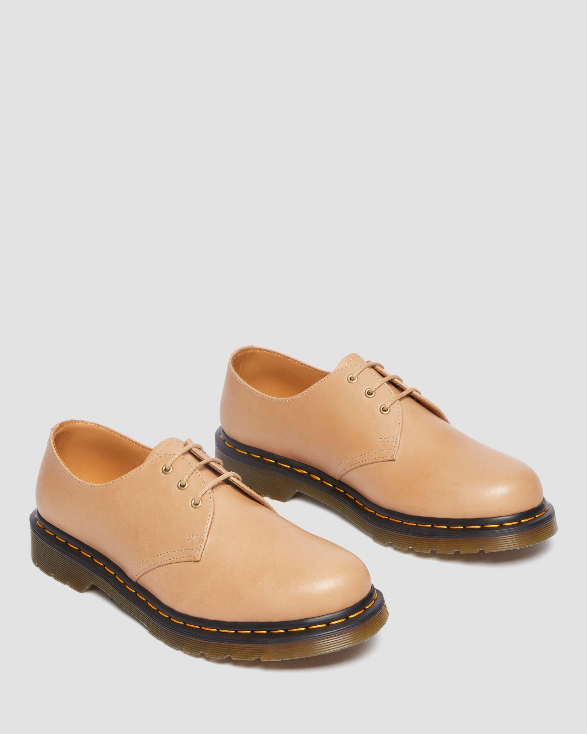1461 Carrara Leather Oxford Shoes in Beige