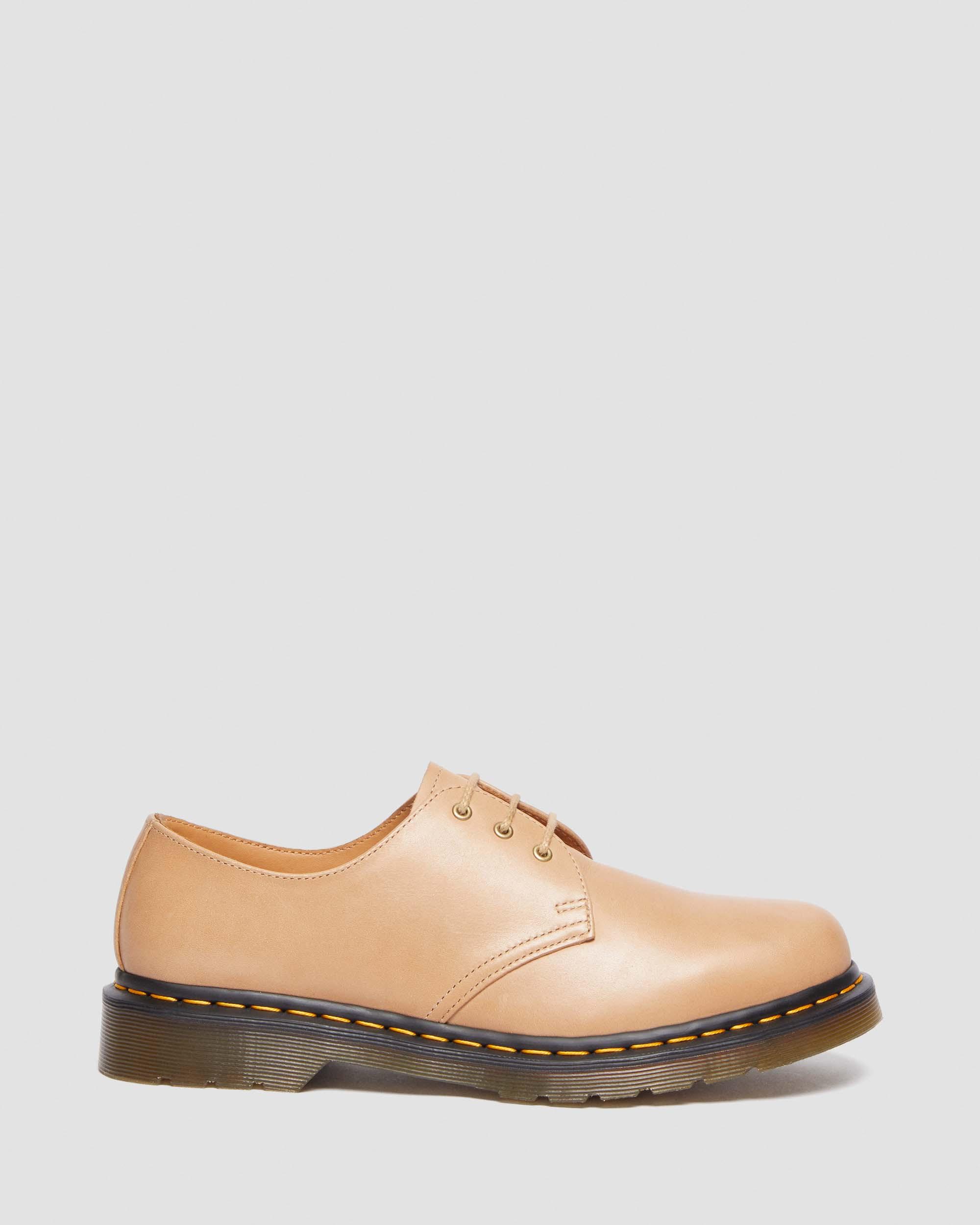 1461 Carrara Leather Oxford Shoes in Beige
