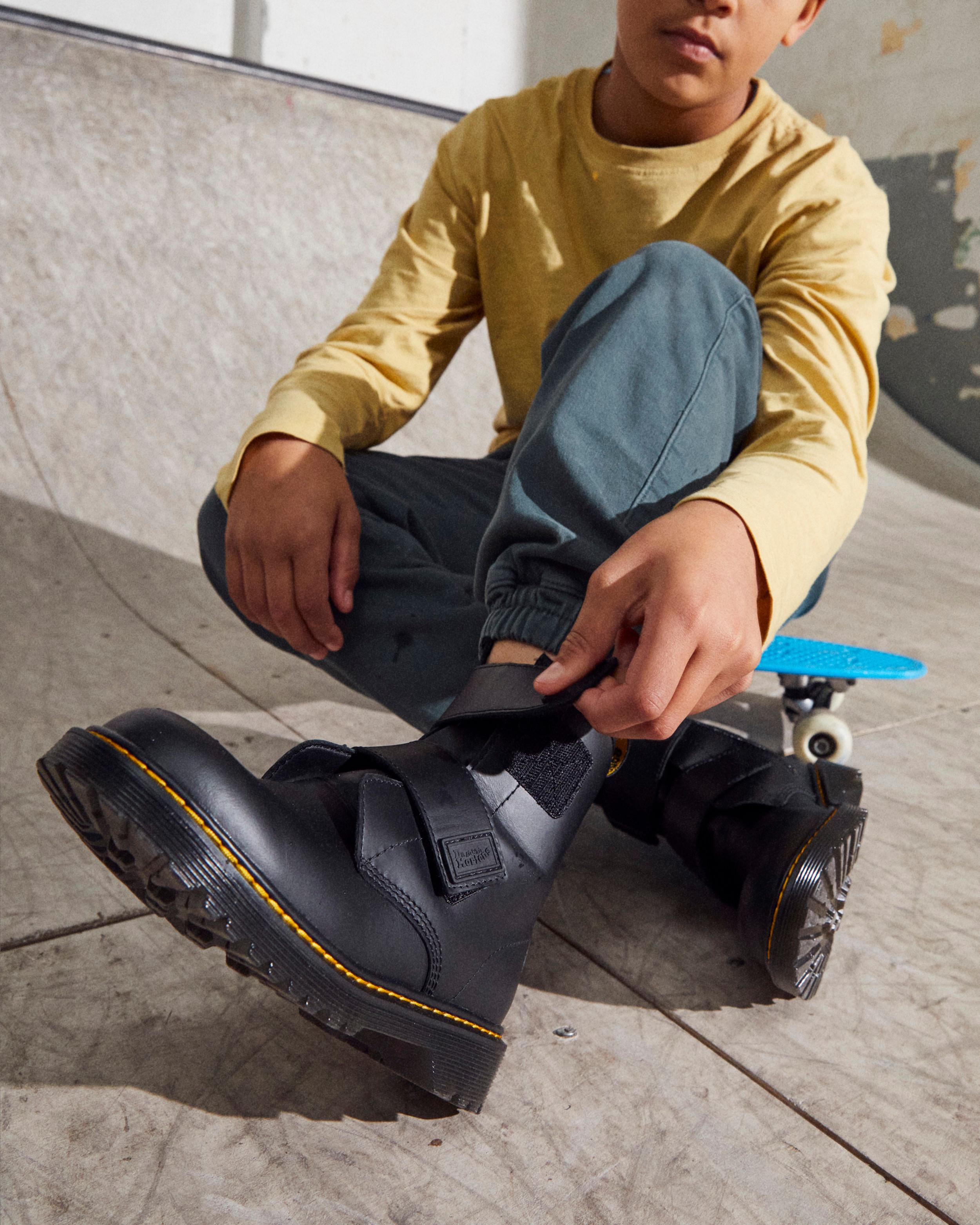 AIRWAIR in {{color}} | Dr. Martens™