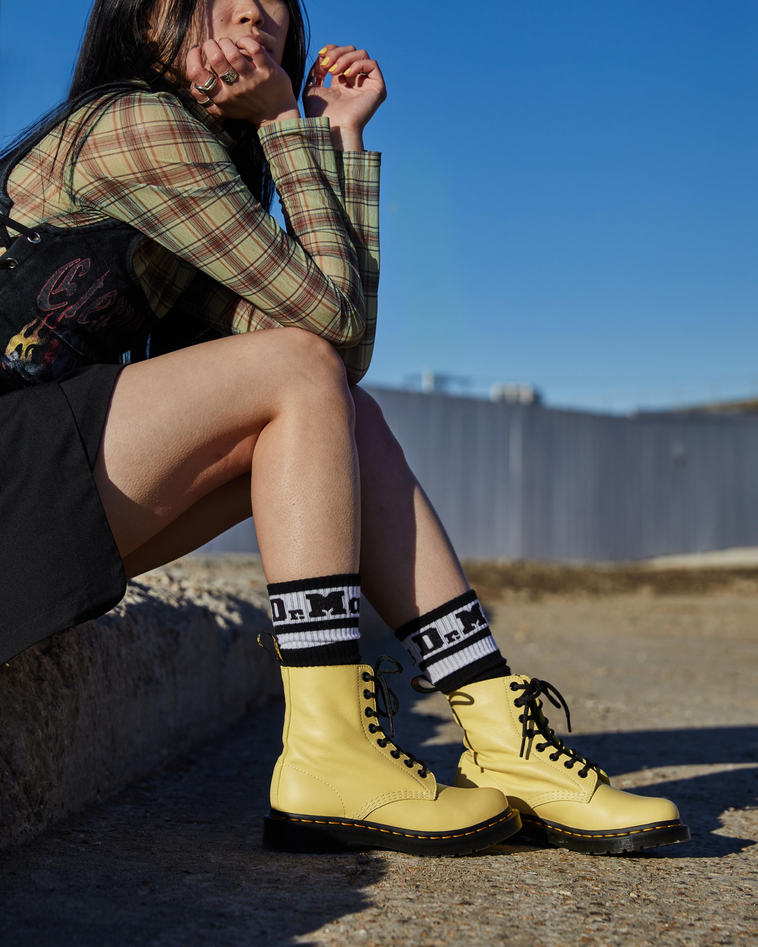 1460 Women's Black Eyelet Lace Up Boots in {{color}} | Dr. Martens™