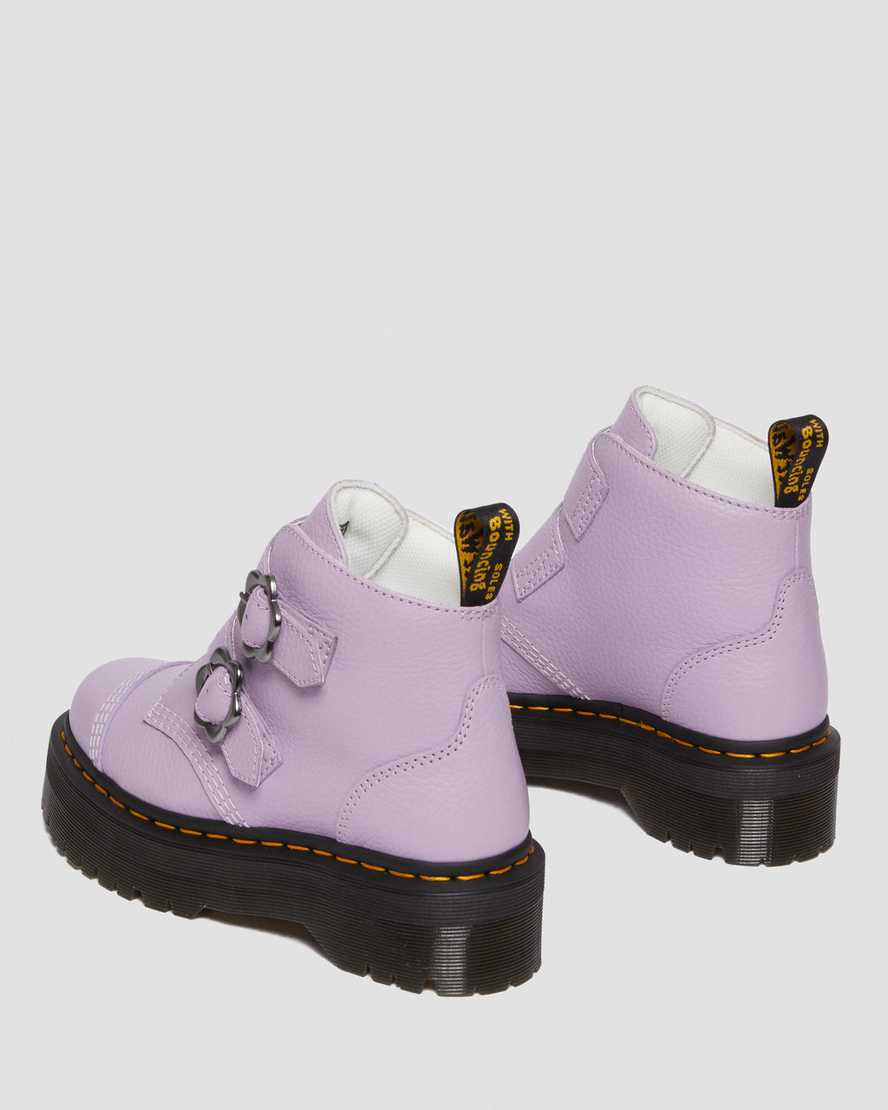 Devon-platformstøvler i Milled Nappa-læder med blomsterspænde i syrenfarveDevon-platformstøvler i Milled Nappa-læder med blomsterspænde Dr. Martens