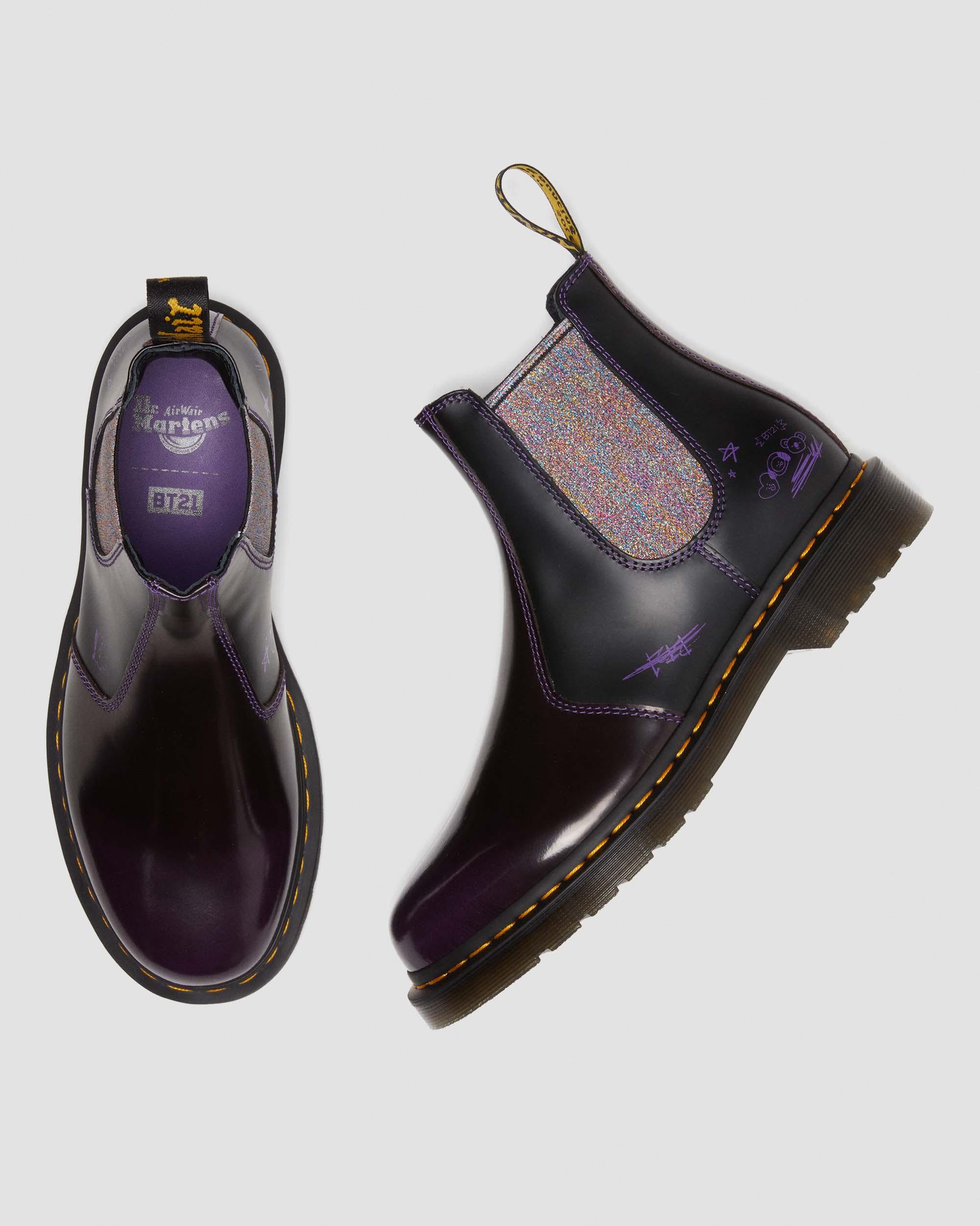 2976 BT21 Leather Chelsea Boots in Purple+Black
