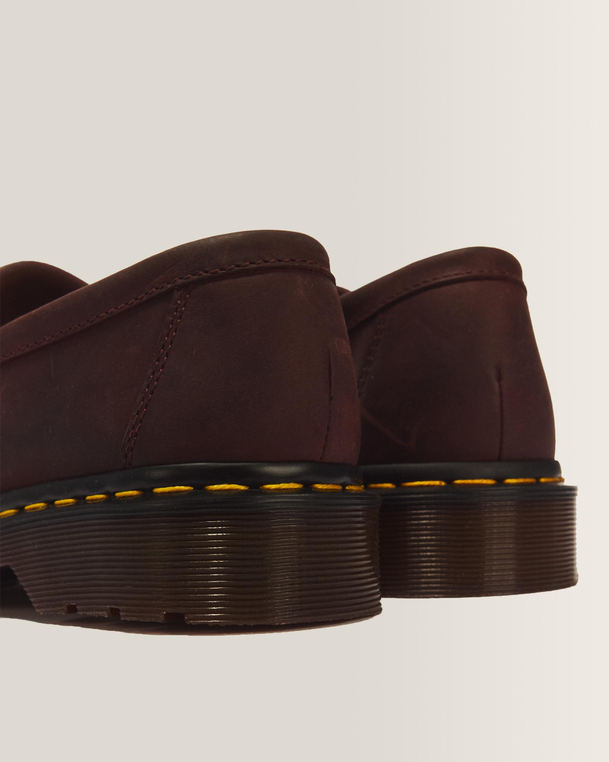 Adrian-loafers i Crazy Horse-läder med tofs in Cherry Red