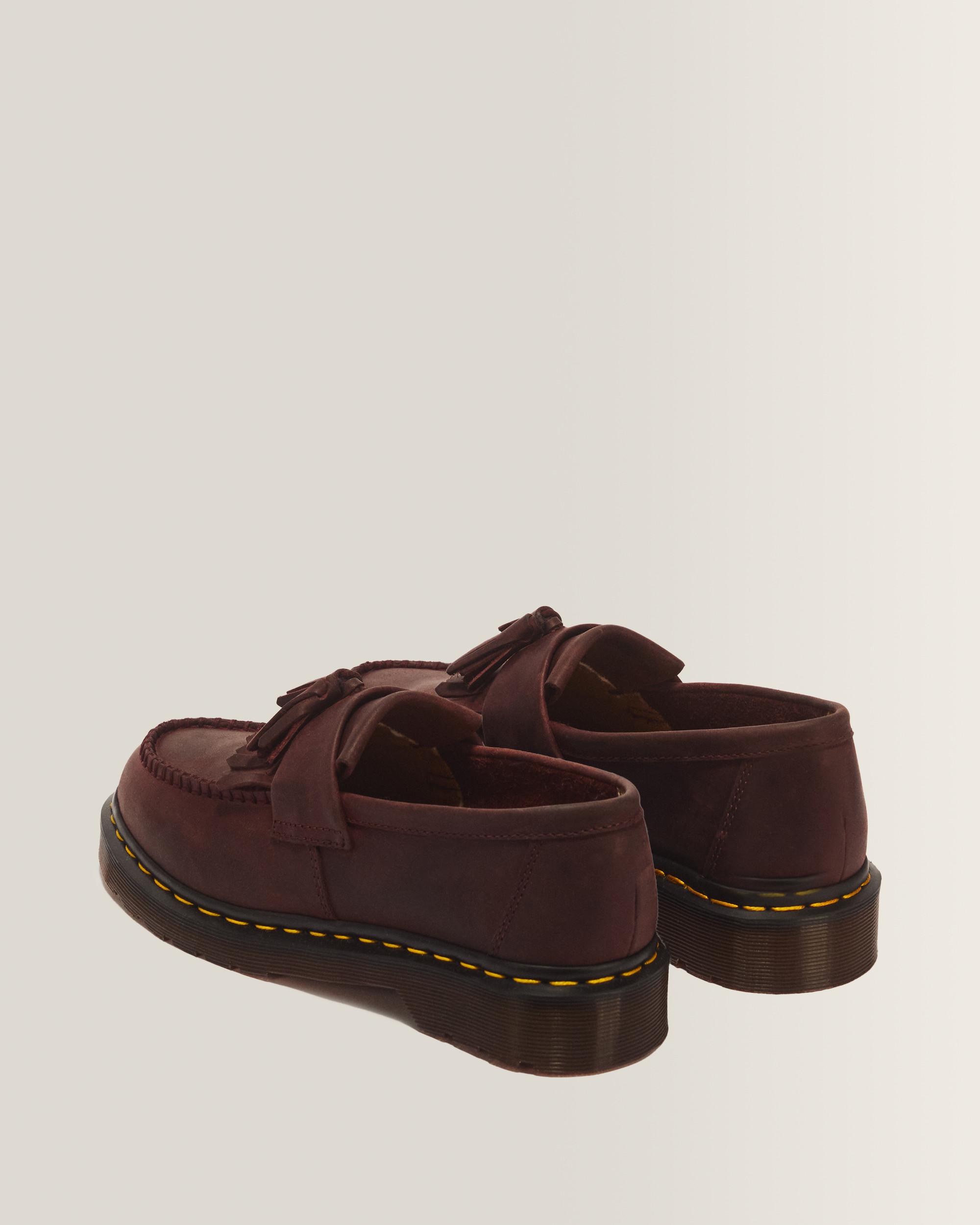 Adrian-loafers i Crazy Horse-läder med tofs in Cherry Red