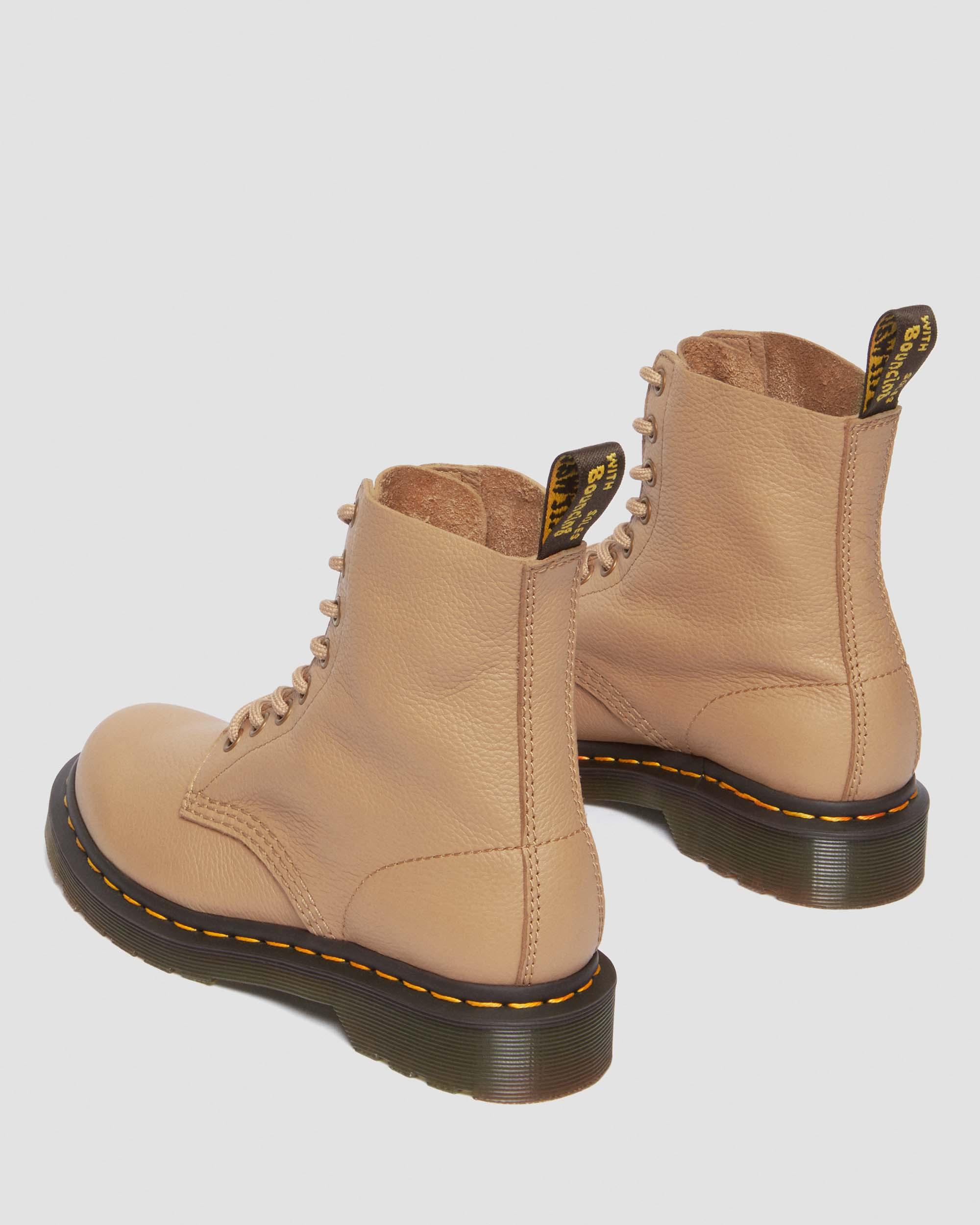 1460 Pascal Virginia Leather Boots in Savannah Tan