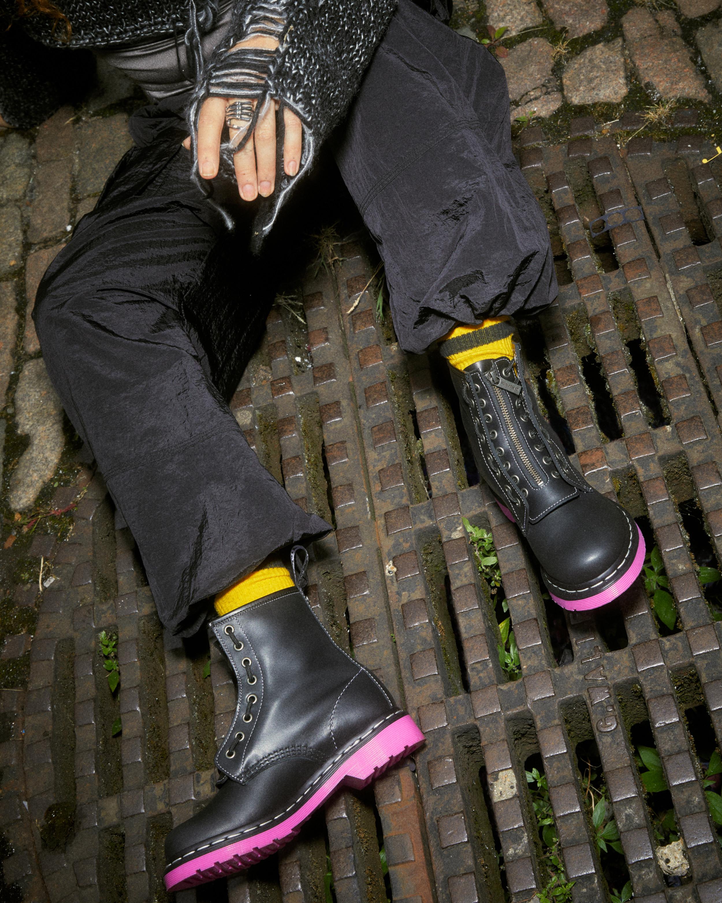 1460 Pink Sole Wanama Leather Jungle Zip Boots in BLACK | Dr. Martens™