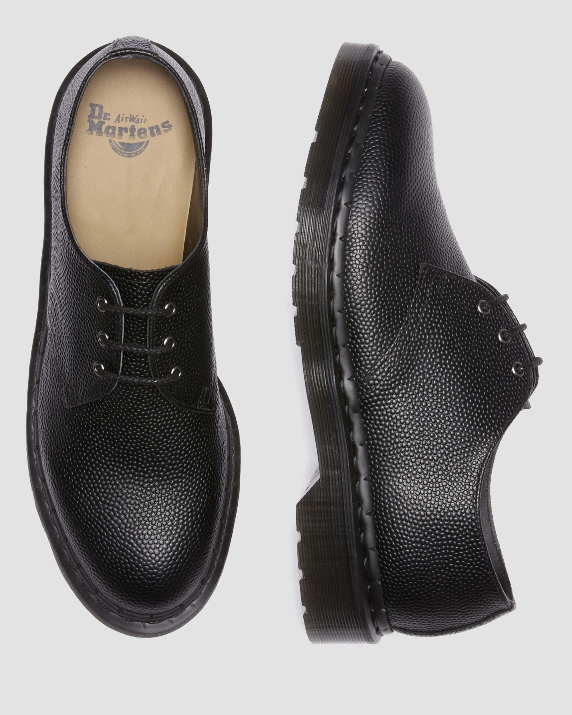 1461 Pebble Grain Leather Oxford Shoes in Black | Dr. Martens