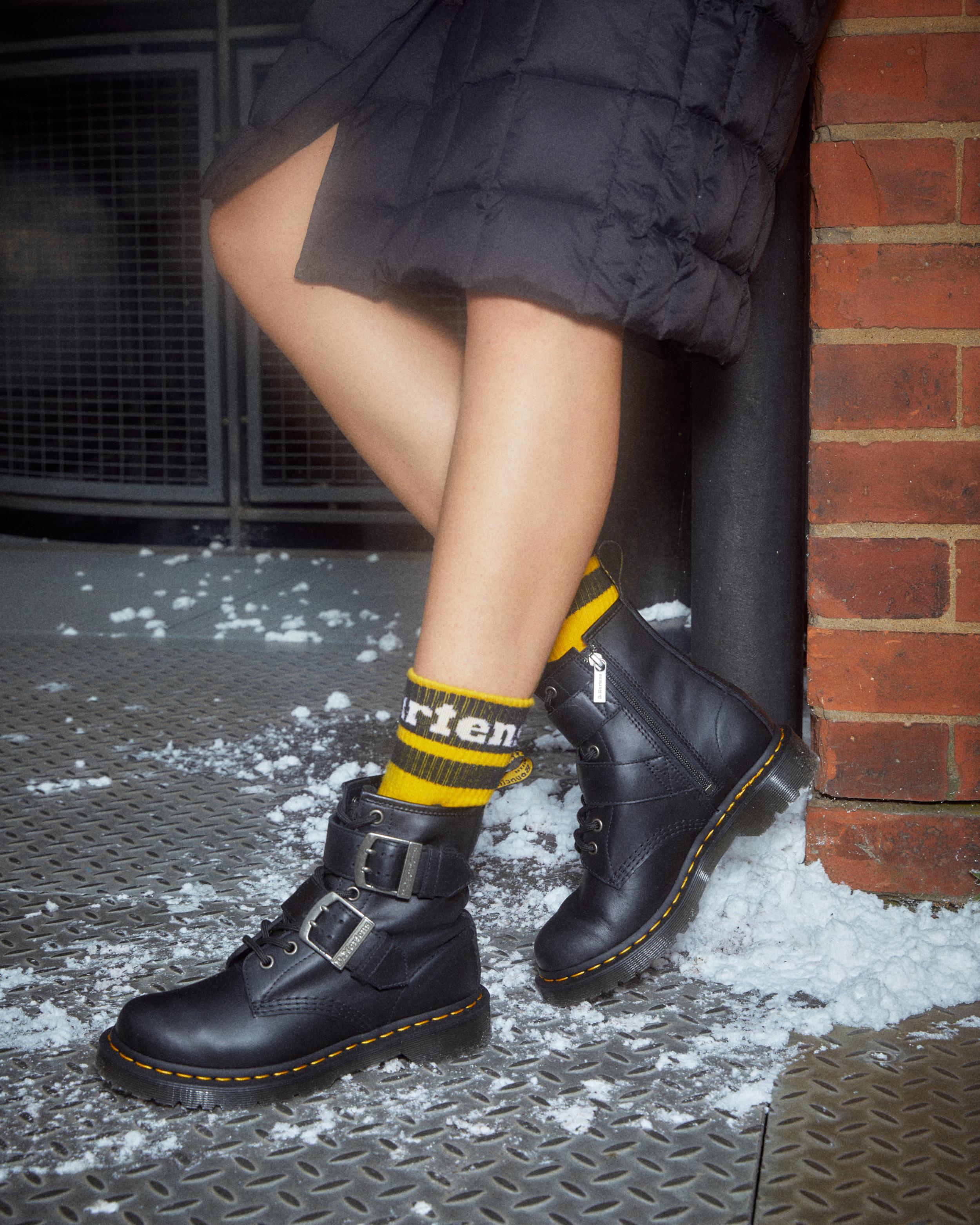 Dr. Martens ブラック ワークブーツ　1460 1460 Women's Buckle Pull Up Leather Lace Up Boots in BLACK | Dr