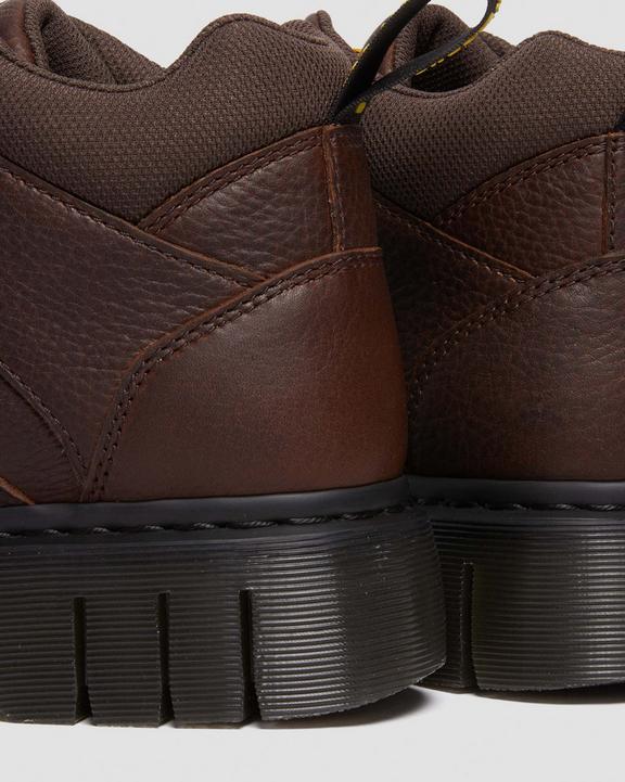 Ankelstøvler med snører i mørkebrunt Woodard-læderAnkelstøvler med snører i Woodard-læder Dr. Martens