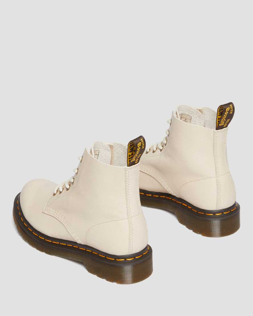 101 Unbound-ankelstøvler i Virginia-læder i neutral beige101 Unbound-ankelstøvler i Virginia-læder Dr. Martens