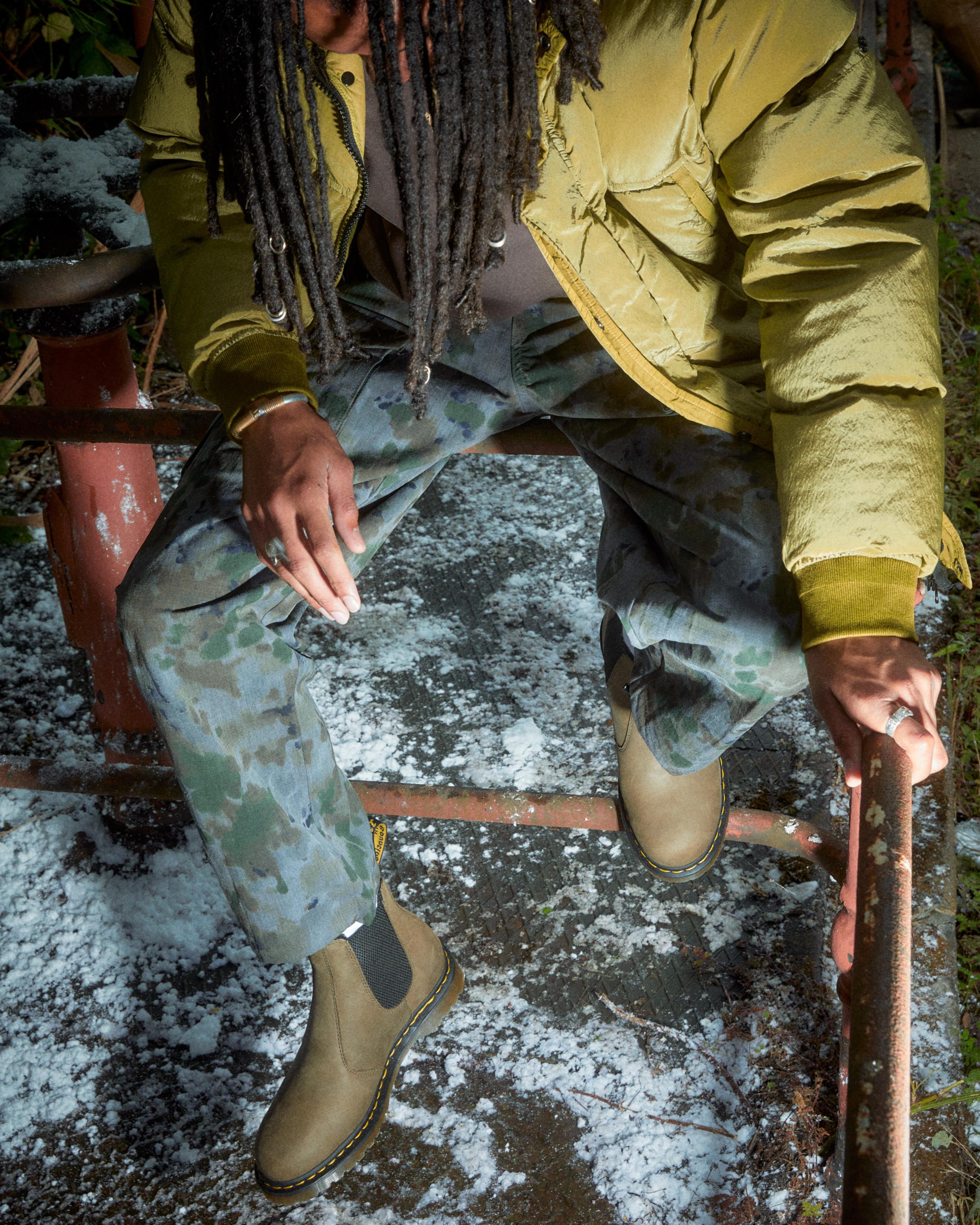 2976 Fleece Lined Leather Chelsea Boots | Dr. Martens ReWair