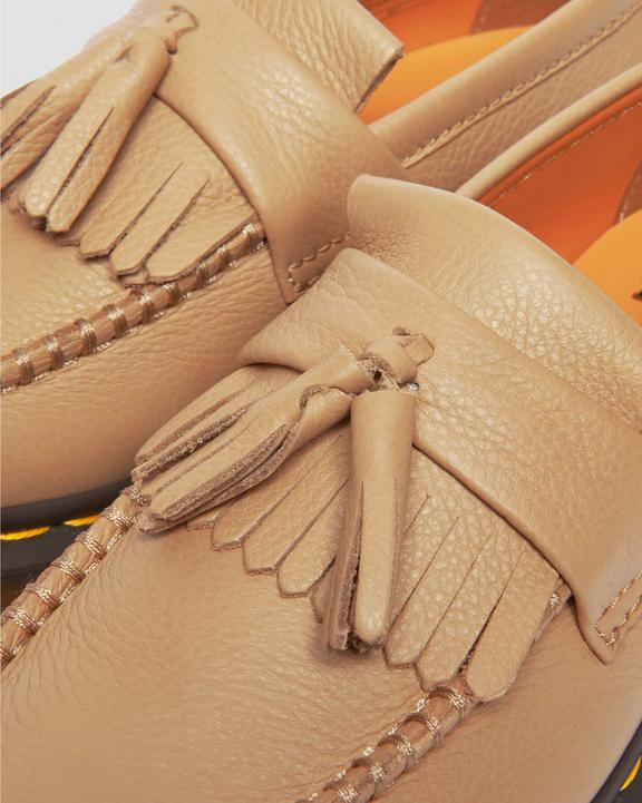 Adrian-loafers i Virginia-læder med kvastAdrian-loafers i Virginia-læder med kvast Dr. Martens