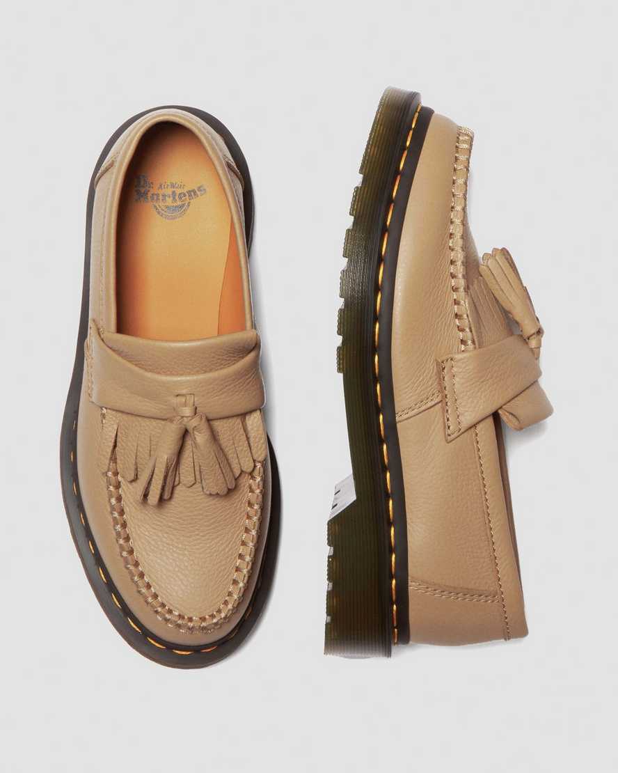 Adrian-loafers i Virginia-læder med kvastAdrian-loafers i Virginia-læder med kvast Dr. Martens
