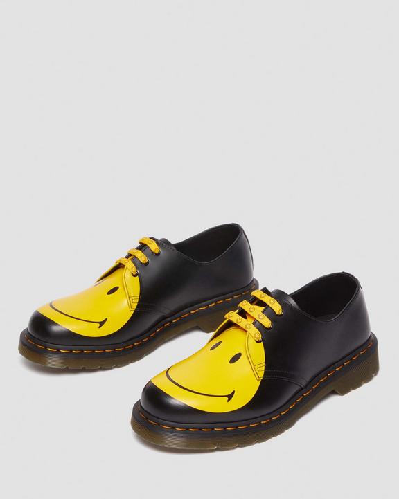 1461 Smiley Smooth Leather Oxford Shoes1461 Smiley® Smooth Leather Oxford Shoes Dr. Martens