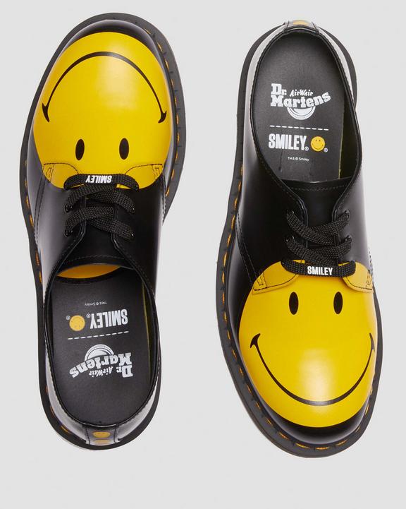 1461 Smiley Smooth Leather Oxford Shoes1461 Smiley® Smooth Leather Oxford Shoes Dr. Martens