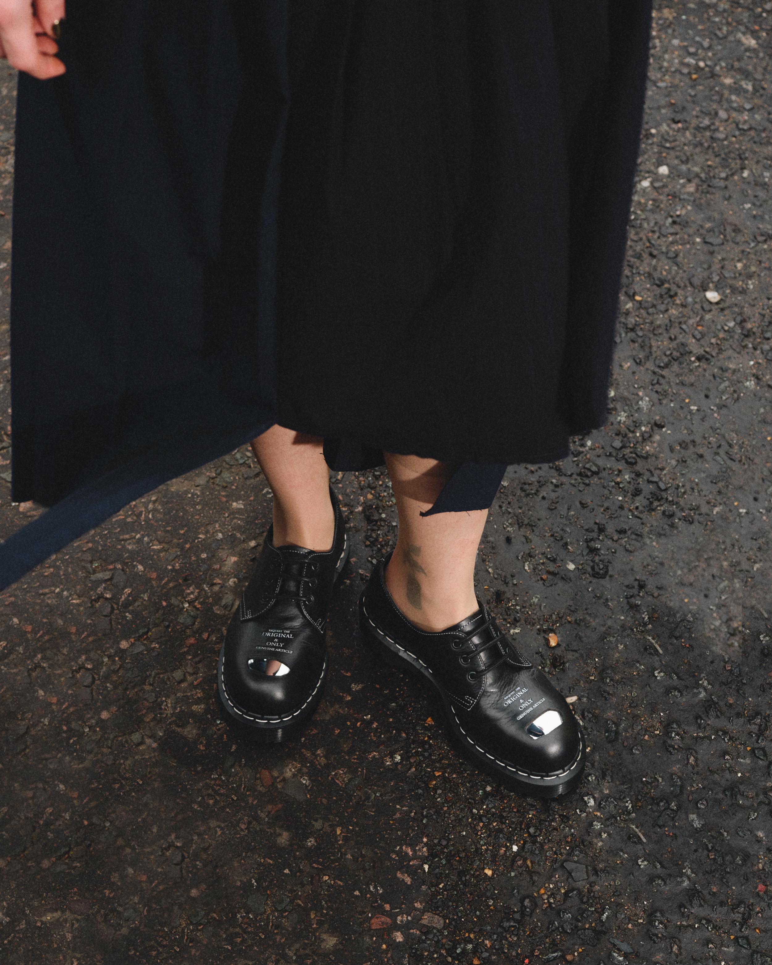 1461 Bex Exposed Steel Toe Oxford Shoes in Black