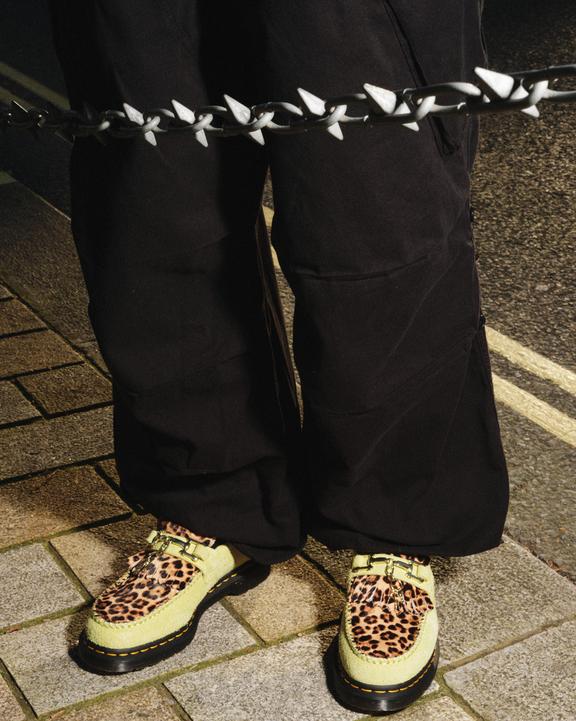 Adrian-loafers med fransar i mocka och Leopard Hair OnAdrian-loafers med fransar i mocka och Leopard Hair On Dr. Martens
