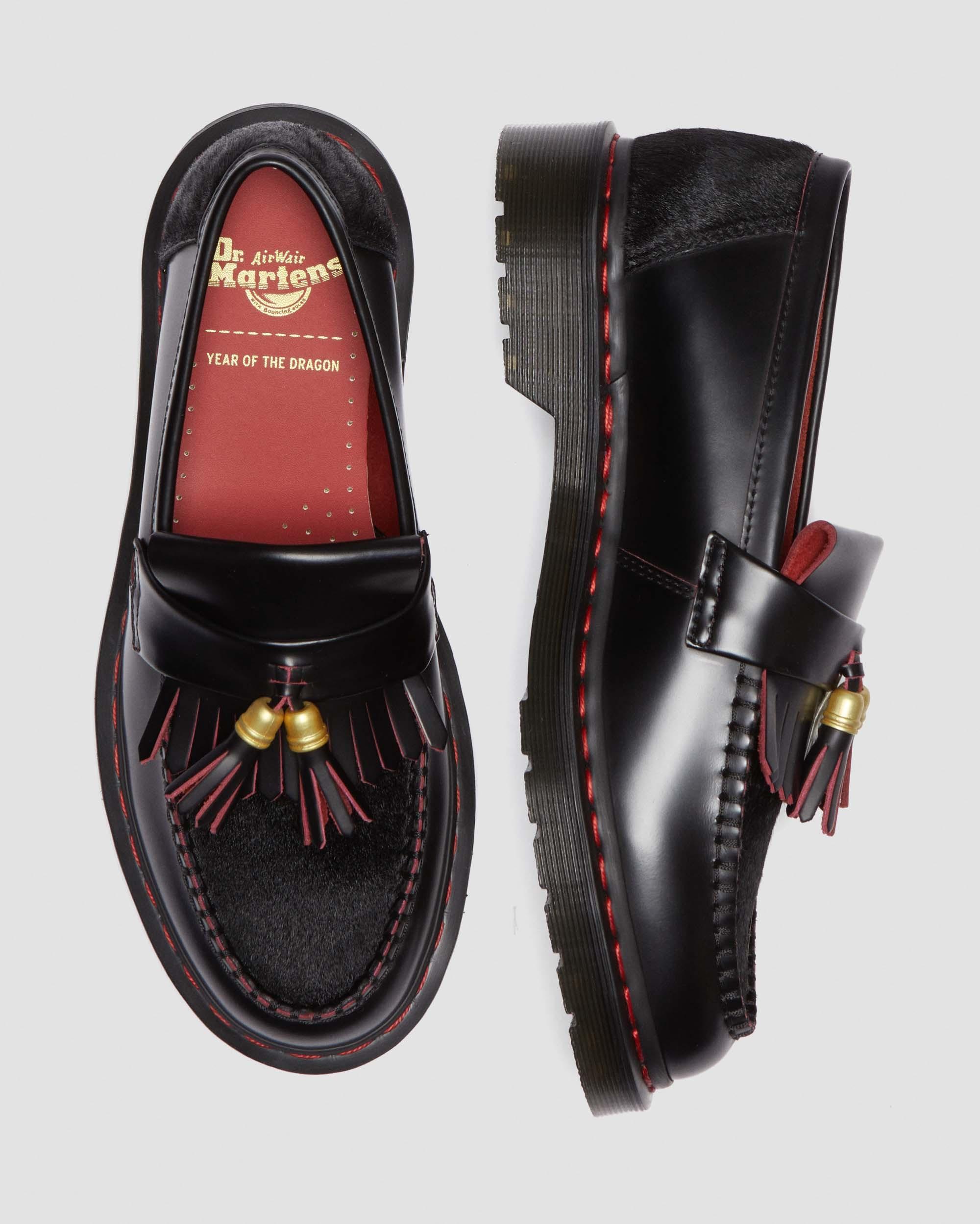 Mocassins Adrian Year of the Dragon en Hair-On à pampilles in Black+Red+Black
