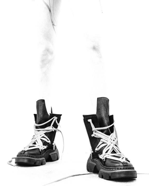 1460 Rick Owens DMXL Megalace Leather Lace Up Boots in Black 1460 Rick Owens DMXL Megalace Leather Lace Up Boots in Black