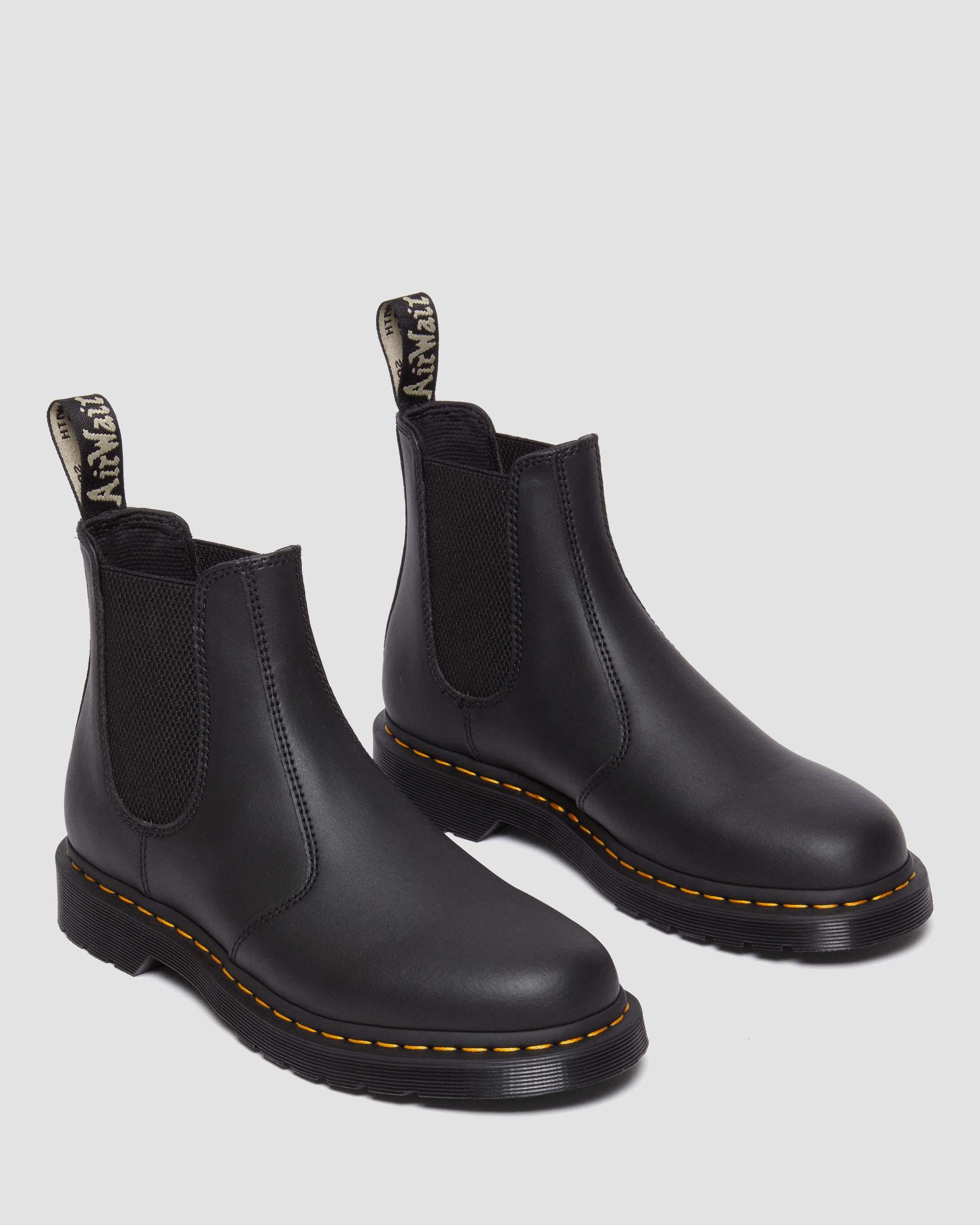 Shop Dr. Martens' Herren 2976 Chelsea Stiefel Aus Wiederverwertetem Leder In Black