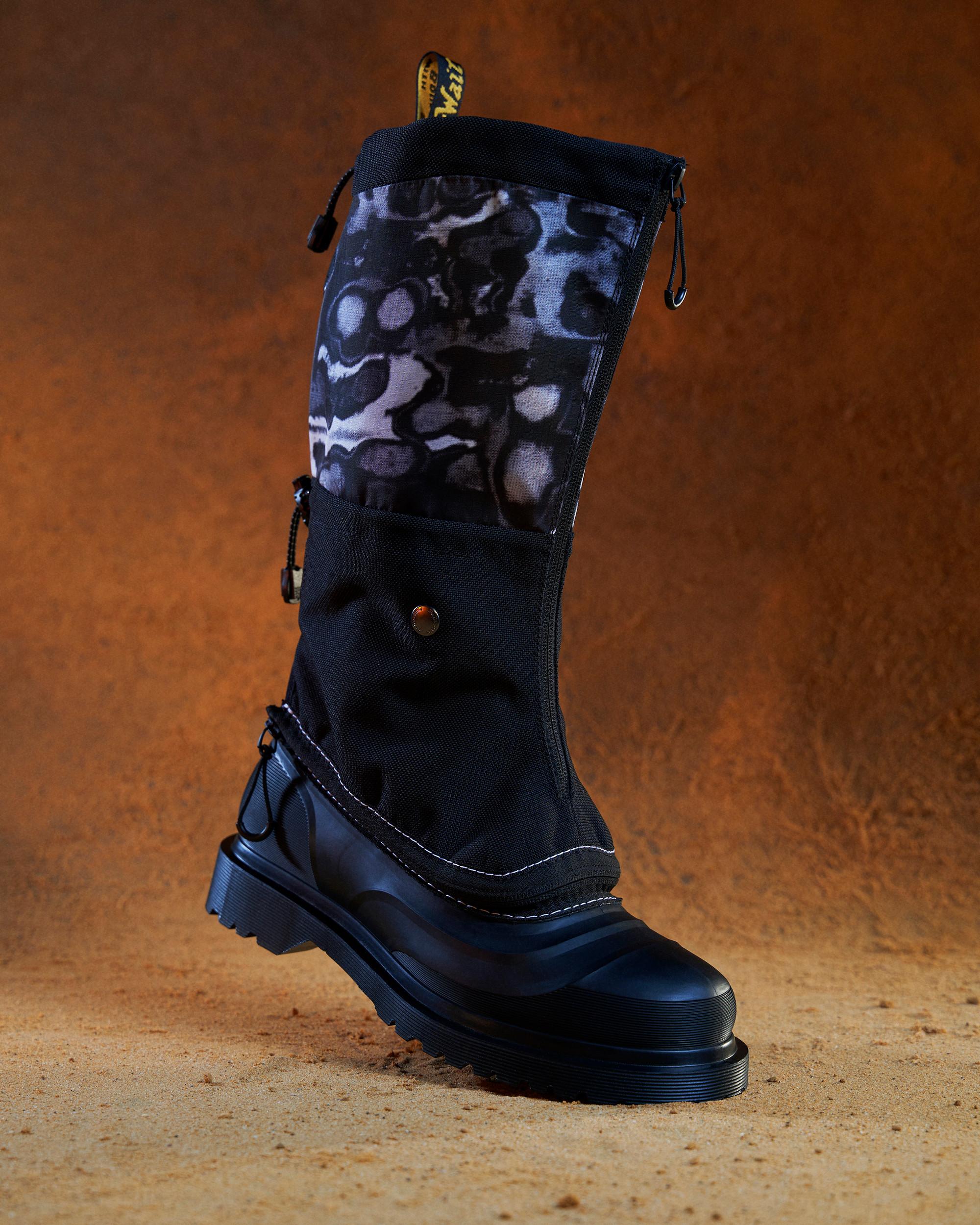 Shop Dr. Martens' Leder 14xx Sub Stiefel Mit Abnehmbarer Gamasche In Black