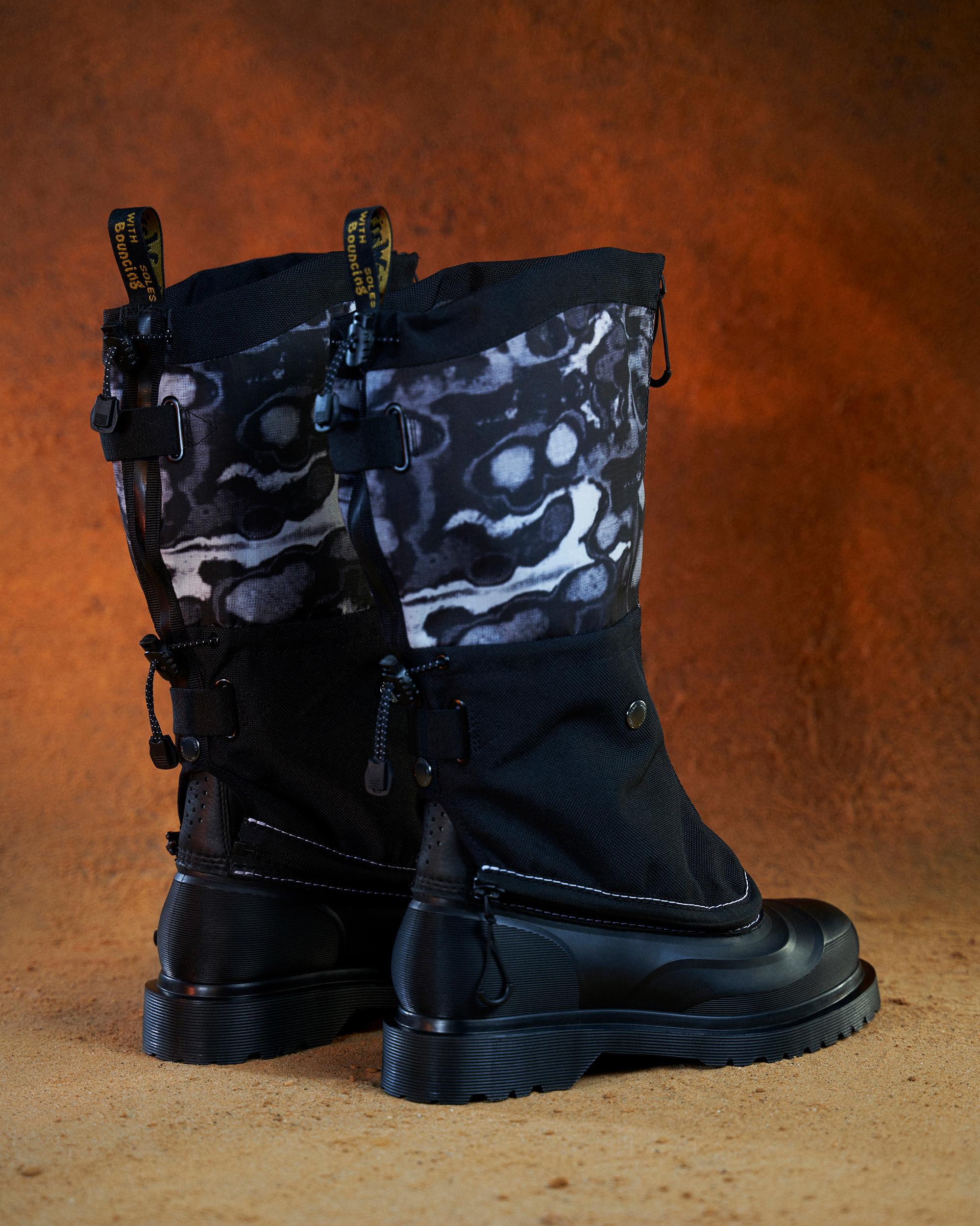 Shop Dr. Martens' Leder 14xx Sub Stiefel Mit Abnehmbarer Gamasche In Black