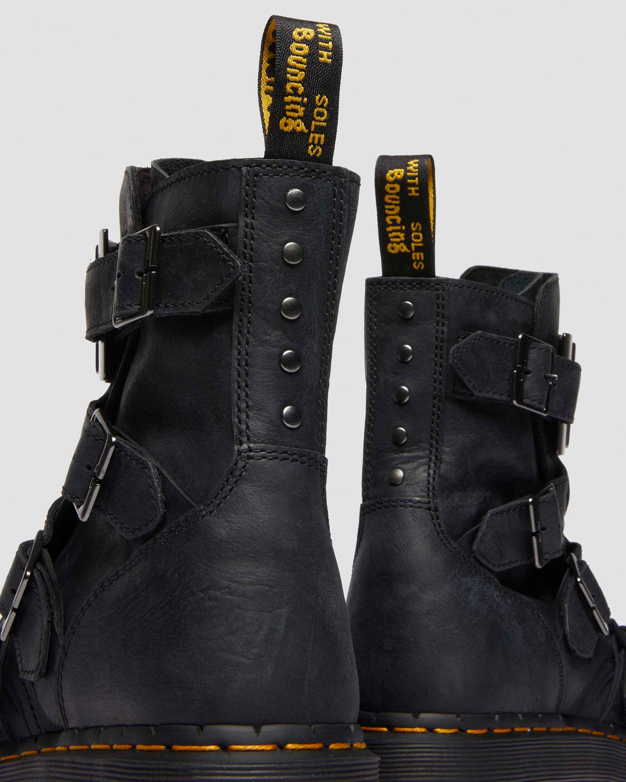 Jadon Leder Plateaustiefel mit Schnalle in Schwarz Dr. Martens