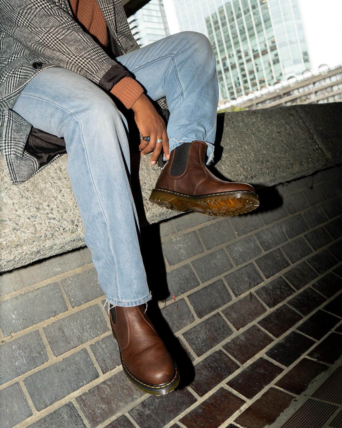 2976 Chelsea-støvler i Grizzly-læder med imiteret pelsforing in Mørkebrun